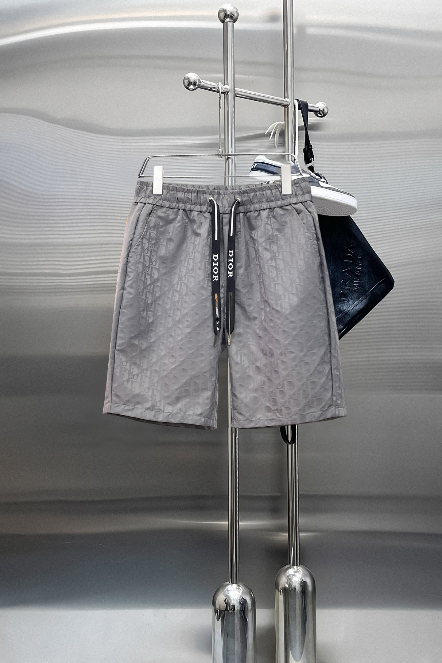 NO:869779,Dior's 2026 new summer men's casual shorts with three complete standards, advanced custom-made breathable fabrics, extremely breathable, elastic and comfortable, impeccable details, top-grade accessories, original logo design concept, delicate and soft feel!  The upper body fit is awesome!  For sizes M-XXXL, please state your height and weight when ordering, dior, shorts,19860909迪奥 三标齐全 2026夏季新款男士休闲短裤,高级定制面料透气面料 透气弹力舒适度极高,细节无可挑剔,顶级辅料配备,原版logo设计理念,手感细腻柔软！上身版型超赞！尺码M-XXXL下单报身高体重,,dior,shorts,,Men's clothing