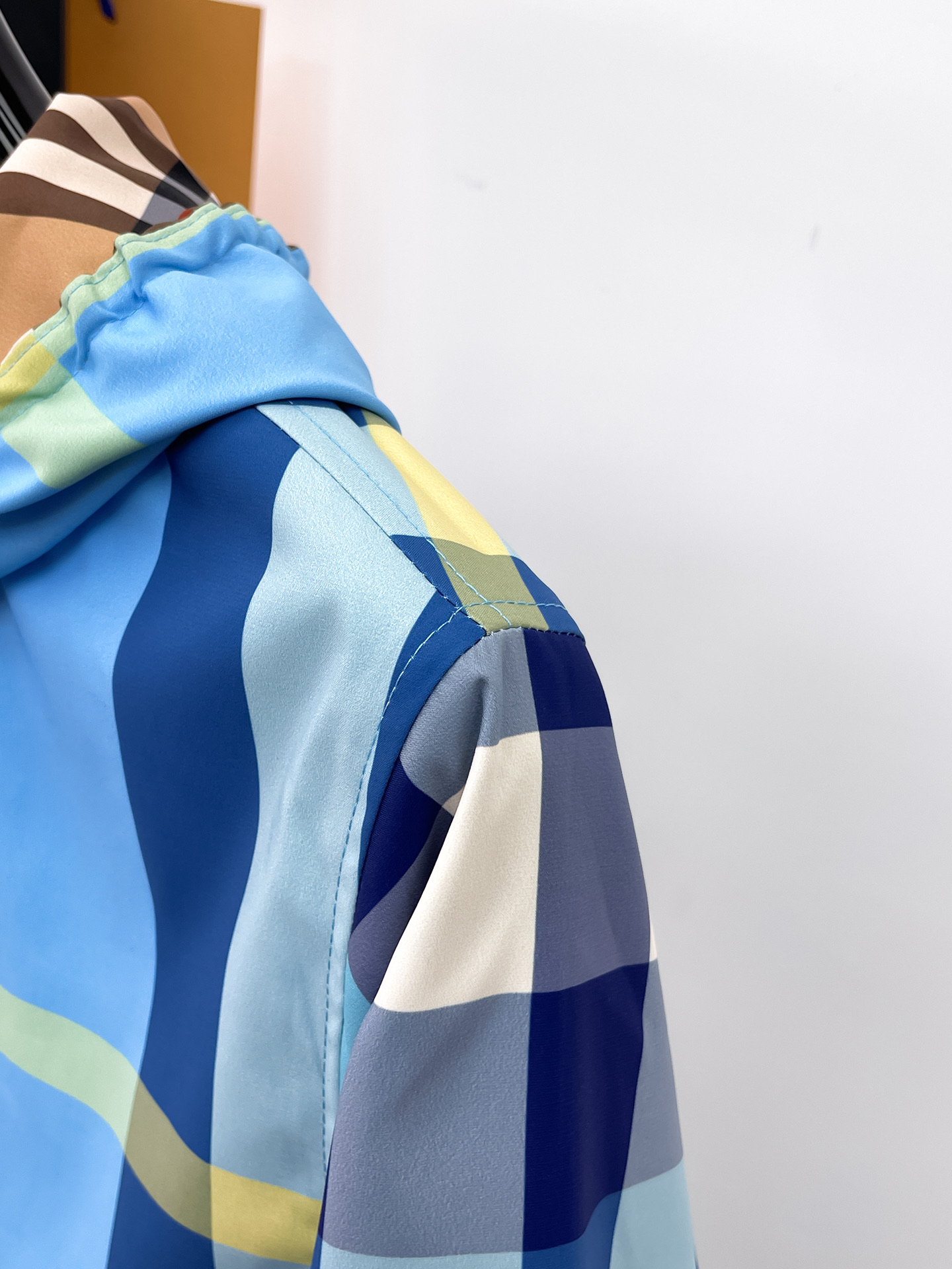 Burberry 巴宝莉 提前发售 2026ss开春新款男士双面穿夹克外套 三标齐全高端版本
