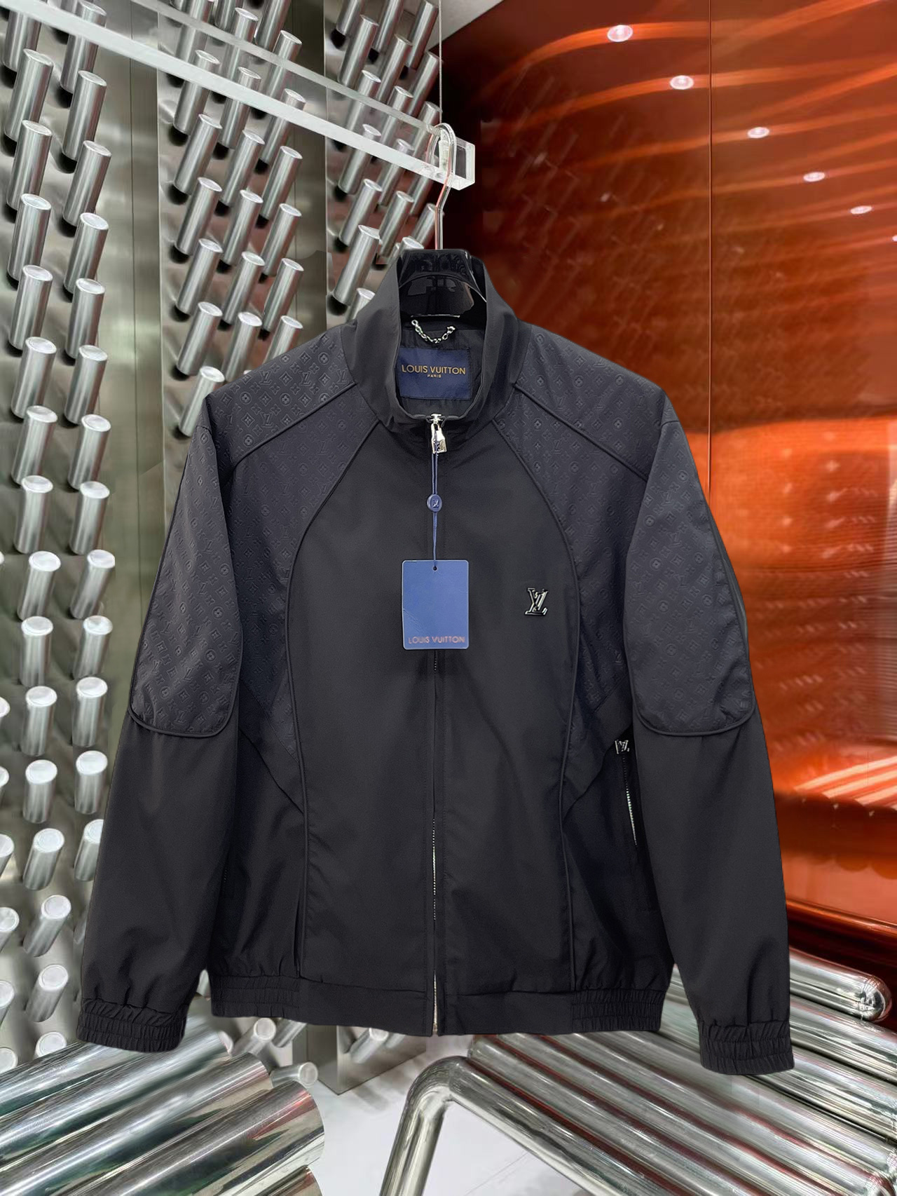 NO:774873,LV 2026 spring new men's jacket. Original 1:1 customized hardware accessories. All imported and original customization. Welcome to compare at the counter. Super soft, super heavy fabric, perfect workmanship. Pay attention to the fabric and super comfortable. Exclusive model. Not available in the market. Same size for men and women. M ~ XXXL,, louis vuitton, jackets & coats, jackets & coats,19860909LV 2026春装新款男士夹克外套 原版1:1订制五金配件全进口原版定制 欢迎专柜对比 超柔软 超级重面料做工杠杠的版型完美 注意面料超舒服 独家款 非市场货 男女同款尺码M ～XXXL,,louis vuitton,jackets & coats,jackets & coats,,Men's clothing