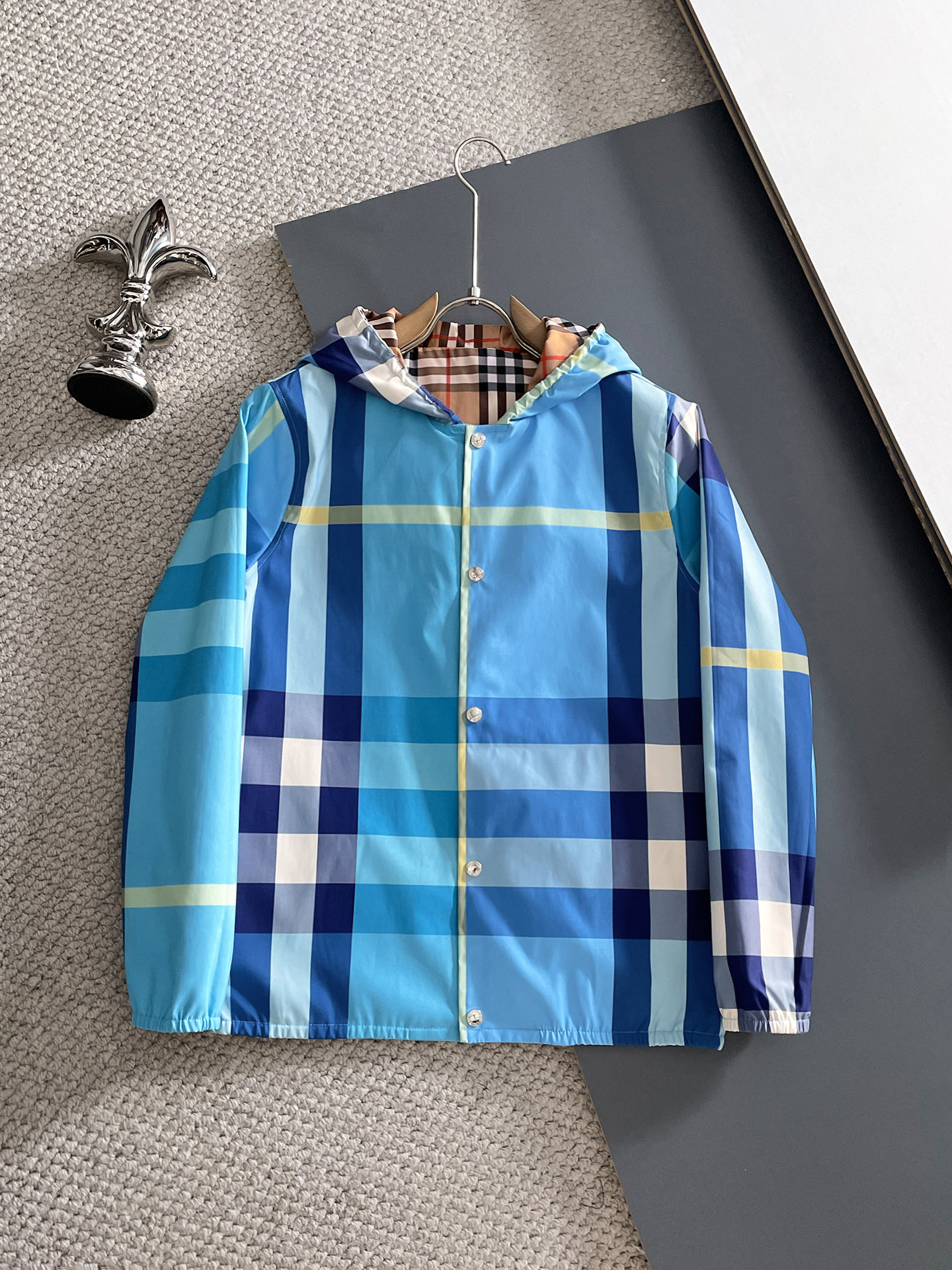 Burberry 巴宝莉 提前发售 2026ss开春新款男士双面传夹克外套 三标齐全高端版本 带隐藏帽