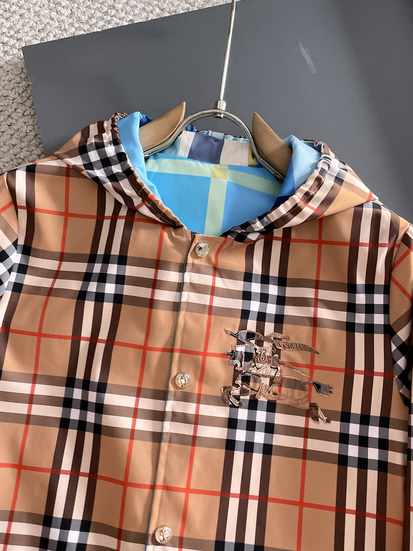 Burberry 巴宝莉 提前发售 2026ss开春新款男士双面传夹克外套 三标齐全高端版本 带隐藏帽