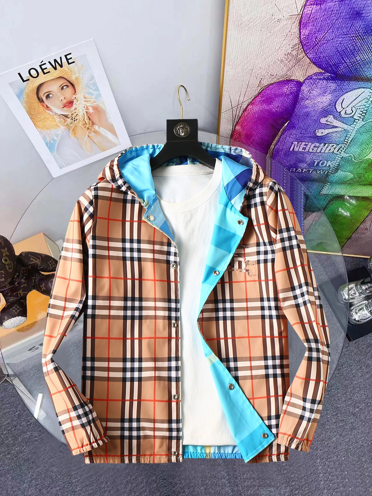NO:861436,LV 2026 spring new men's reversible jacket. Original 1:1 customized hardware accessories. All imported and original customization. Welcome to compare at the counter. Super soft, super heavy fabric, perfect workmanship. Pay attention to the fabric and super comfortable. Exclusive model. Non-market goods. Same size for men and women, M ~ XXXL,, louis vuitton, jackets & coats, jackets & coats,19860909LV 2026春装新款男士双面穿夹克外套 原版1:1订制五金配件全进口原版定制 欢迎专柜对比 超柔软 超级重面料做工杠杠的版型完美 注意面料超舒服 独家款 非市场货 男女同款尺码M ～XXXL,,louis vuitton,jackets & coats,jackets & coats,,Men's clothing