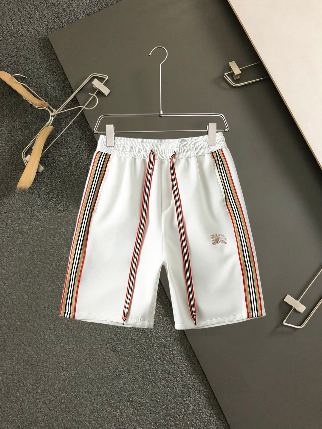 Burberry 巴宝莉 2026ss夏季新款 休闲短裤