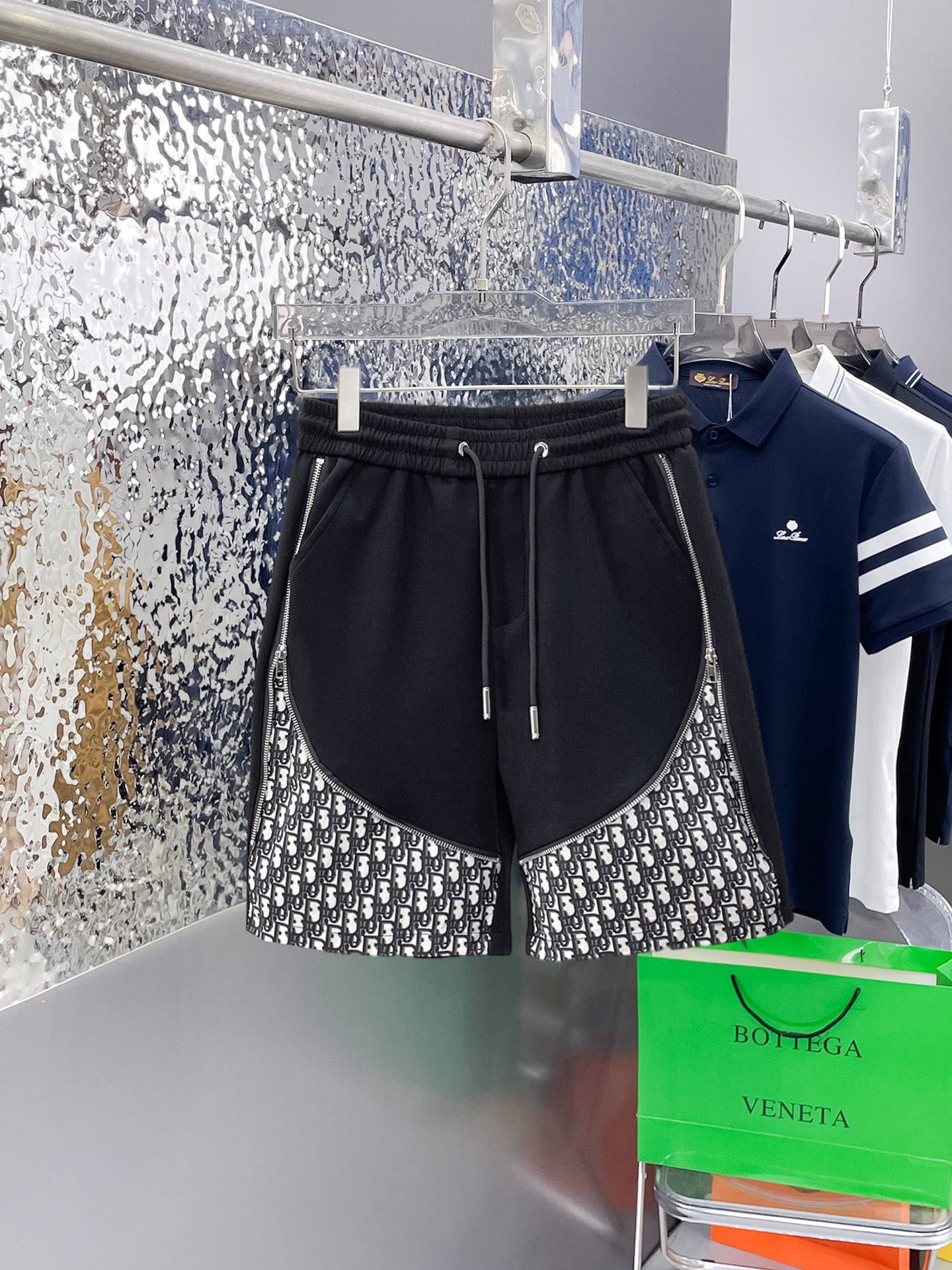 NO:841406,Dior's 2026 new summer men's casual shorts with three complete standards, advanced custom-made breathable fabrics, extremely breathable, elastic and comfortable, impeccable details, top-grade accessories, original logo design concept, delicate and soft feel!  The upper body fit is awesome!  For sizes M-XXXL, please state your height and weight when ordering, dior, shorts,19860909迪奥 三标齐全 2026夏季新款男士休闲短裤,高级定制面料透气面料 透气弹力舒适度极高,细节无可挑剔,顶级辅料配备,原版logo设计理念,手感细腻柔软！上身版型超赞！尺码M-XXXL下单报身高体重,,dior,shorts,,Men's clothing