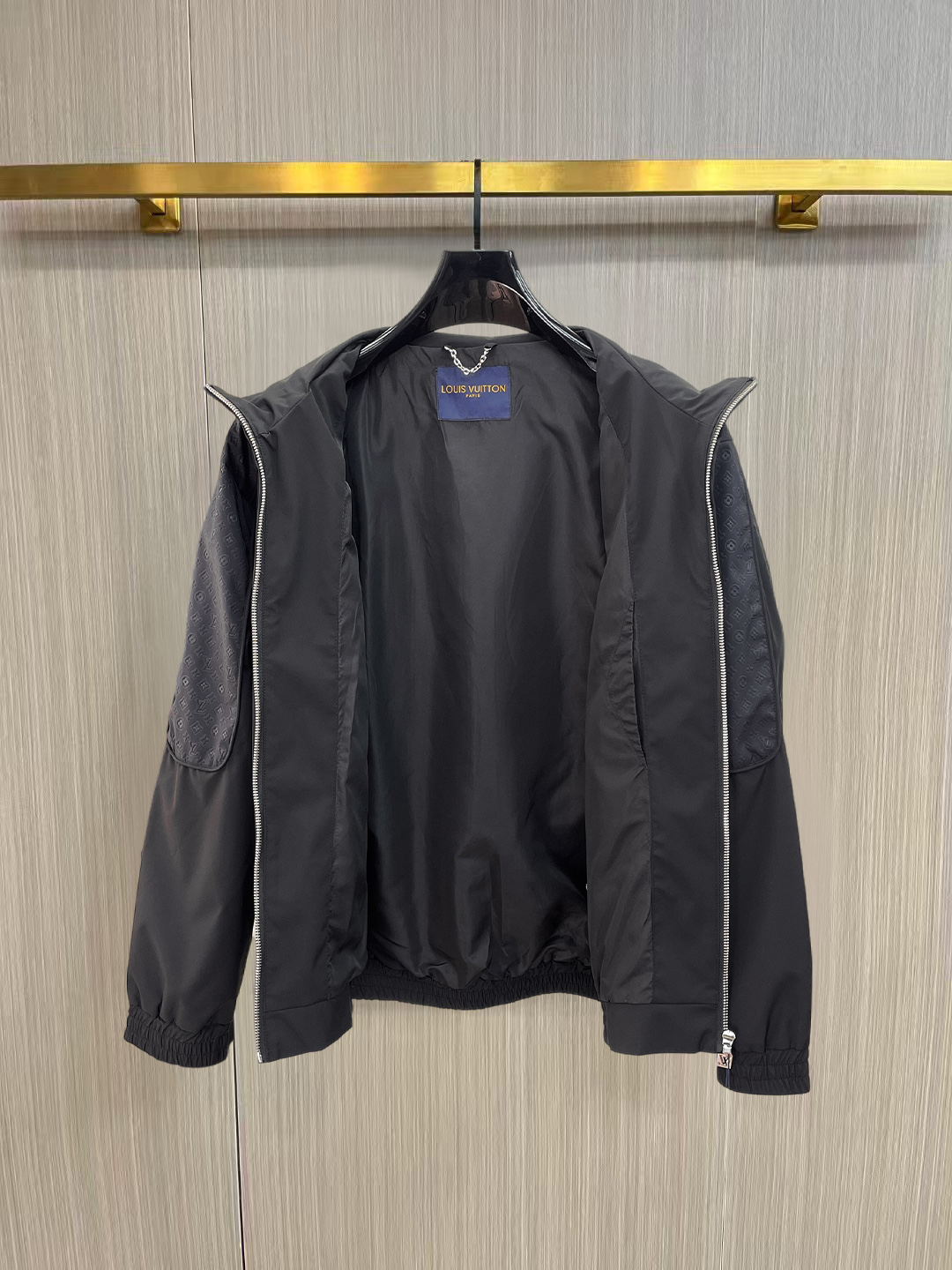 Louis Vuitton 新品 LV 最新设计款 2026ss 家新款夹克外套 秀场新品‼品相非常完美 舒适保暖