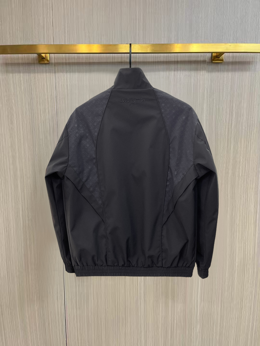 Louis Vuitton 新品 LV 最新设计款 2026ss 家新款夹克外套 秀场新品‼品相非常完美 舒适保暖