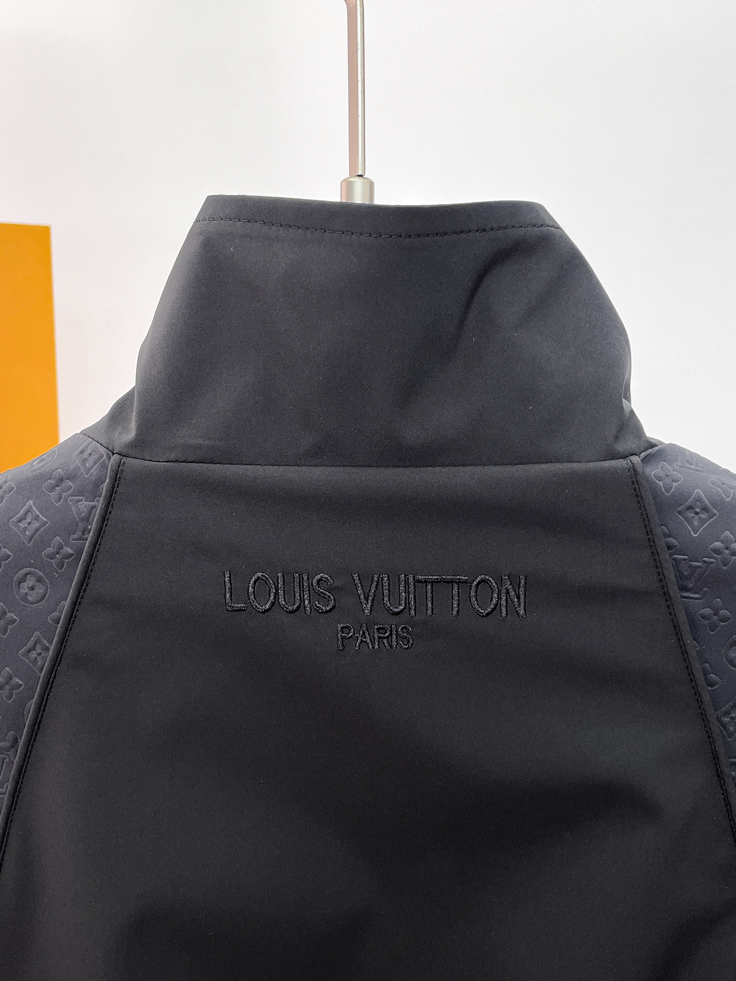 Louis Vuitton 新品 LV 最新设计款 2026ss 家新款夹克外套 秀场新品‼品相非常完美 舒适保暖