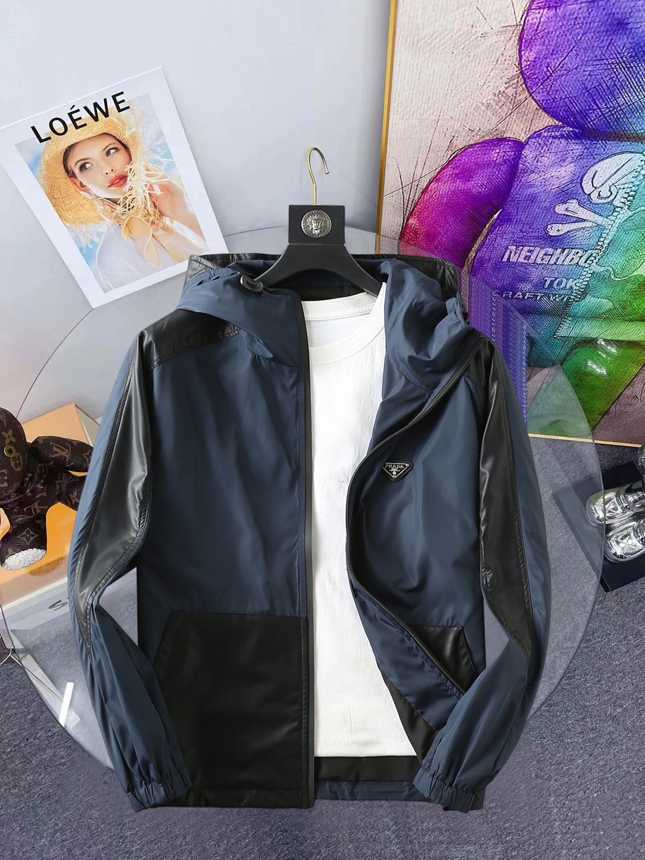 NO:861450,Prada 2026 spring new men's jacket. Original 1:1 customized hardware accessories. All imported and original customization. Welcome to compare at the counter. Super soft, super heavy fabric workmanship, perfect fit. Pay attention to the fabric and super comfortable. Exclusive model. Not available in the market. Same size for men and women. M ~ XXXL,, prada, jackets & coats, jackets & coats,19860909普拉达 2026春装新款男士夹克外套 原版1:1订制五金配件全进口原版定制 欢迎专柜对比 超柔软 超级重面料做工杠杠的版型完美 注意面料超舒服 独家款 非市场货 男女同款尺码M ～XXXL,,prada,jackets & coats,jackets & coats,,Men's clothing