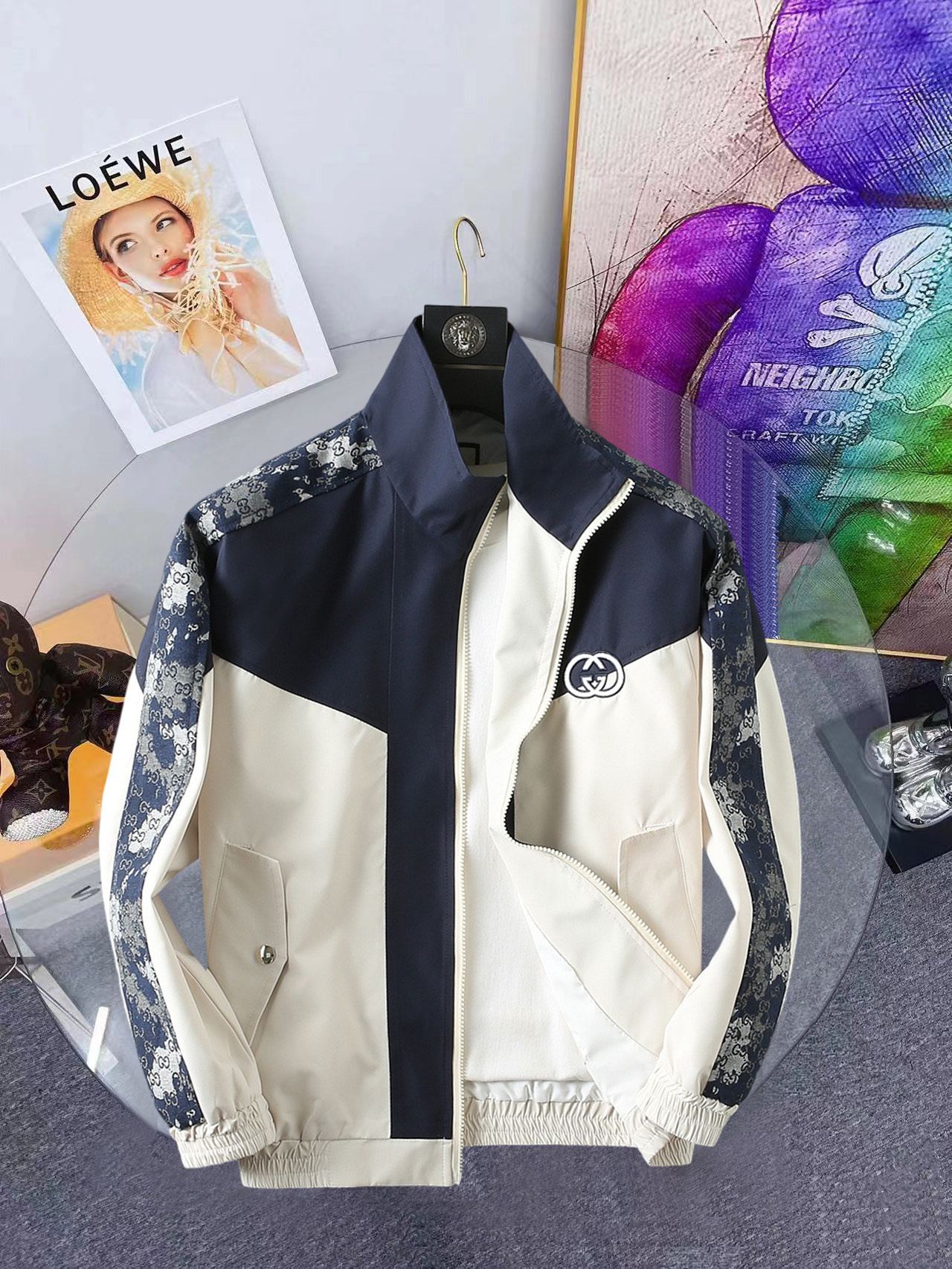NO:861476,Gucci 2026 Spring New Men's Denim Jacket Jacket. Original 1:1 customized hardware accessories, all imported and original customization. Welcome to compare at the counter. Super soft, super heavy fabric workmanship, perfect fit. Pay attention to the fabric and super comfortable. Exclusive model. Not available in the market. Same size for men and women, M ~ XXXL,,jackets & coats,jackets & coats,19860909古奇 2026春装新款男士牛仔夹克外套 原版1:1订制五金配件全进口原版定制 欢迎专柜对比 超柔软 超级重面料做工杠杠的版型完美 注意面料超舒服 独家款 非市场货 男女同款尺码M ～XXXL,,jackets & coats,jackets & coats,,Men's clothing