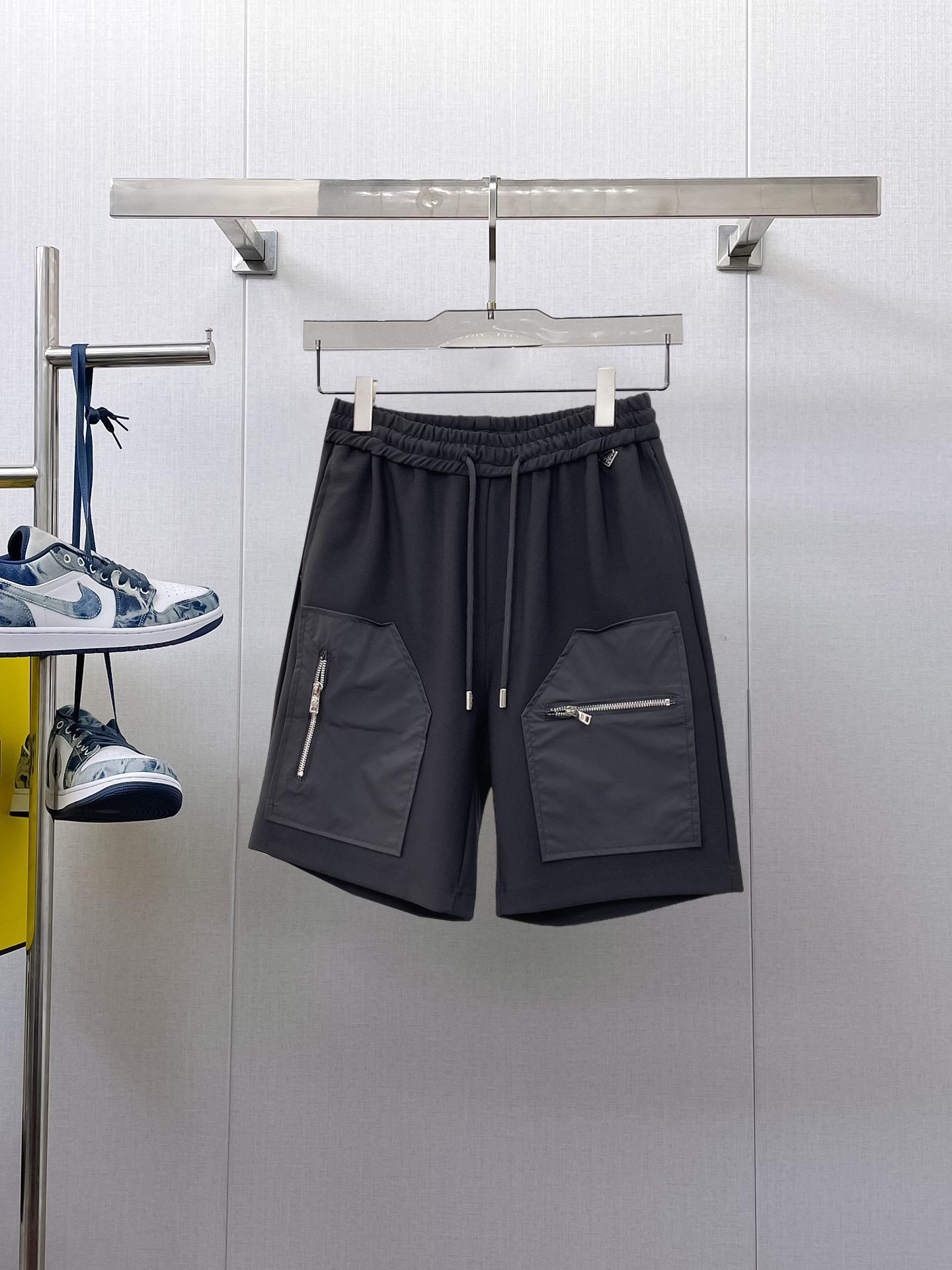 NO:838771,2026ss PD#The latest spring and summer casual shorts, 1:1 top replica at the counter, in full condition!  A must-have item for fashionistas!  Old man who knows the goods, hurry up and start. Color: black, apricot, size: M~3XL,,shorts,198609092026ss PD#春夏最新休闲短裤 专柜1:1顶级复刻,全品相！潮人必备单品！懂货的老铁赶紧下手 颜色黑色 杏色 尺码M~3XL,,shorts,,Men's clothing