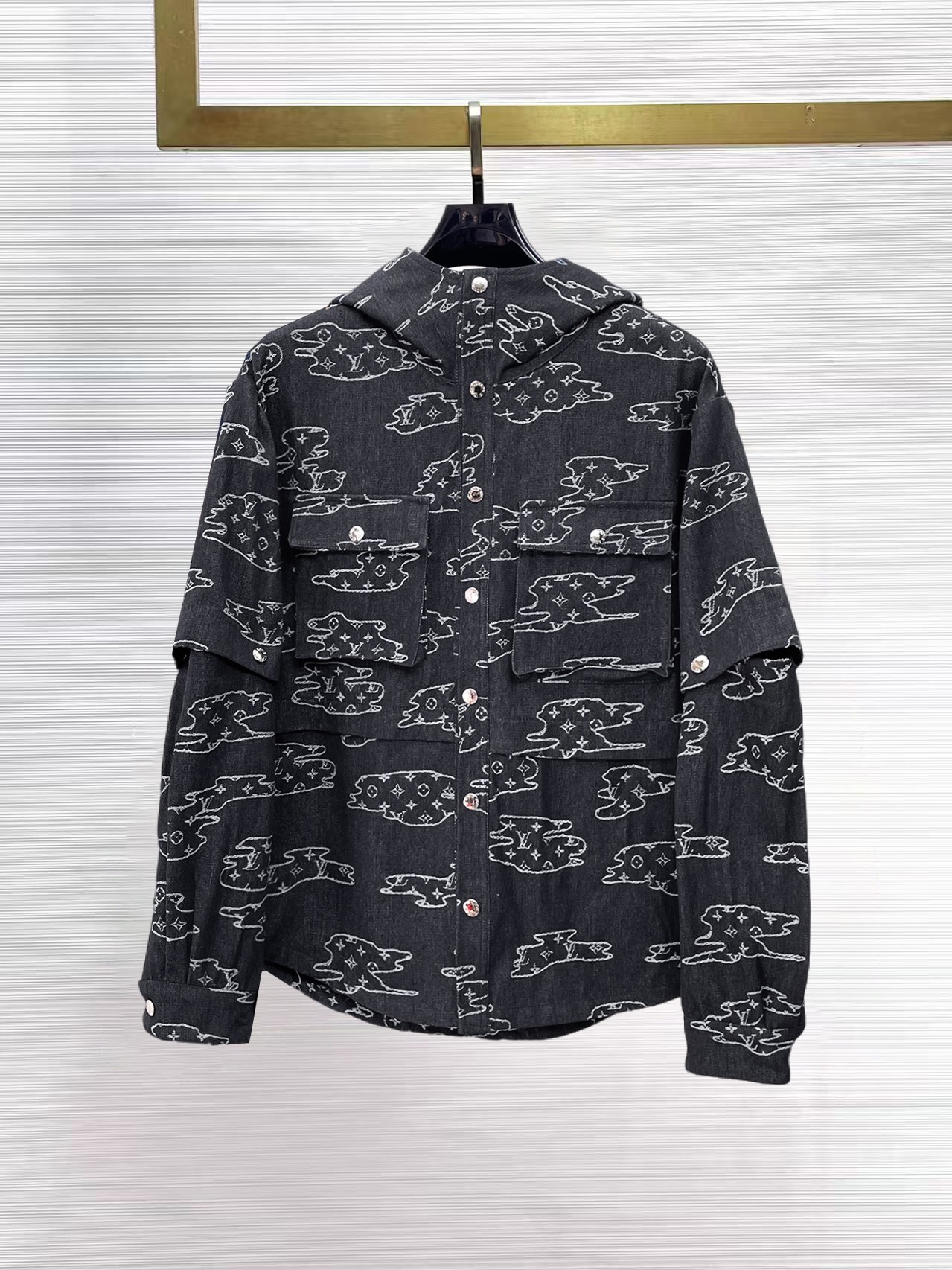 NO:869351,LV 2026ss spring new denim full high-end version!  High-definition fabric accessories, high breathability and comfort, impeccable details, exquisite workmanship and complex craftsmanship, casual tailoring, awesome upper body shape, color black, size 48-56,, Louis Vuitton,19860909LV 2026ss春季新款牛仔 全高端版本！高定面料辅料,透气舒适度高,细节无可挑剔,做工考究工艺复杂,呈现休闲裁剪,上身版型超赞 颜色黑色 码数48-56,,louis vuitton,,Men's clothing