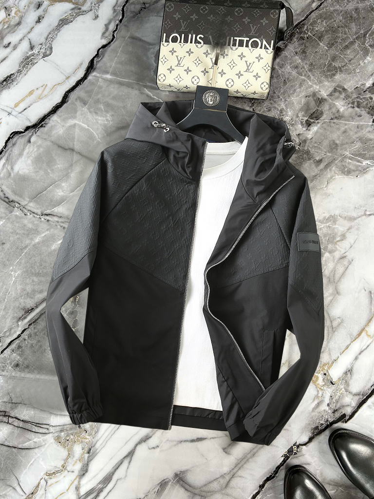 NO:951778,LV autumn 2026 latest fashion designer jacket. Every detail shows high-end craftsmanship. The design changes of structural tailoring show the diverse image changes of men. They are slim and neat, and tailored to meet the current popular multi-layered wear. Versatile styles for life. Size M~3XL,, Louis Vuitton, jackets & coats, jackets & coats,19860909LV 秋款2026最新款时尚设计师款夹克外套.处处细节显工艺足够的高级 结构性剪裁的设计改变来展现男士多样的形象变化,修身利落、剪裁合体,满足时下正流行的多层次穿搭,生活百搭款式 码数M~3XL,,louis vuitton,jackets & coats,jackets & coats,,Men's clothing