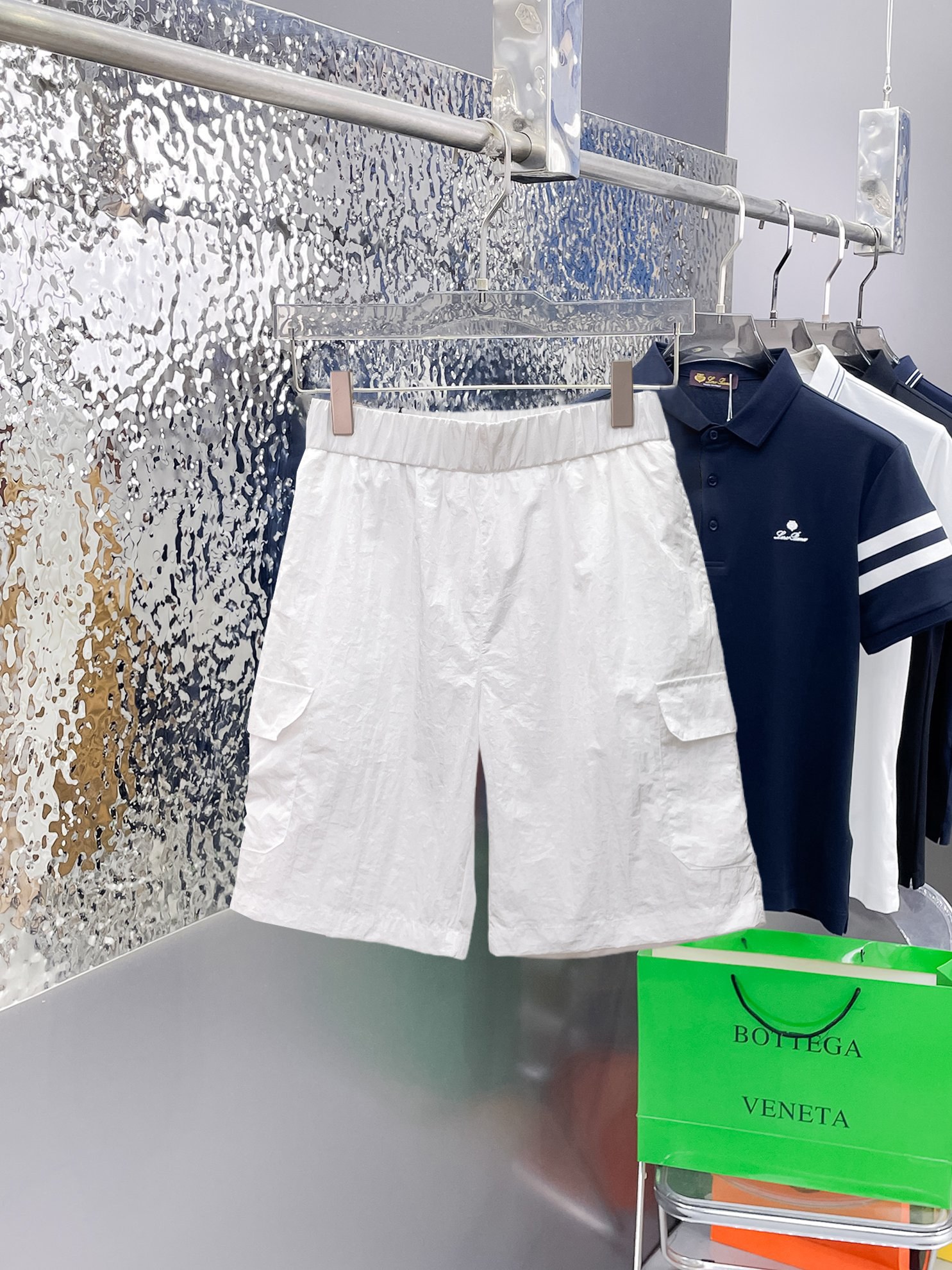 NO:841425,Prada's three-standard complete 2026 new summer men's casual shorts, advanced custom-made breathable fabrics, extremely breathable, elastic and comfortable, impeccable details, top-grade accessories, original logo design concept, delicate and soft feel!  The upper body fit is awesome!  Sizes M-XXXL, please state your height and weight when ordering, prada, shorts,19860909普拉达 三标齐全 2026夏季新款男士休闲短裤,高级定制面料透气面料 透气弹力舒适度极高,细节无可挑剔,顶级辅料配备,原版logo设计理念,手感细腻柔软！上身版型超赞！尺码M-XXXL下单报身高体重,,prada,shorts,,Men's clothing