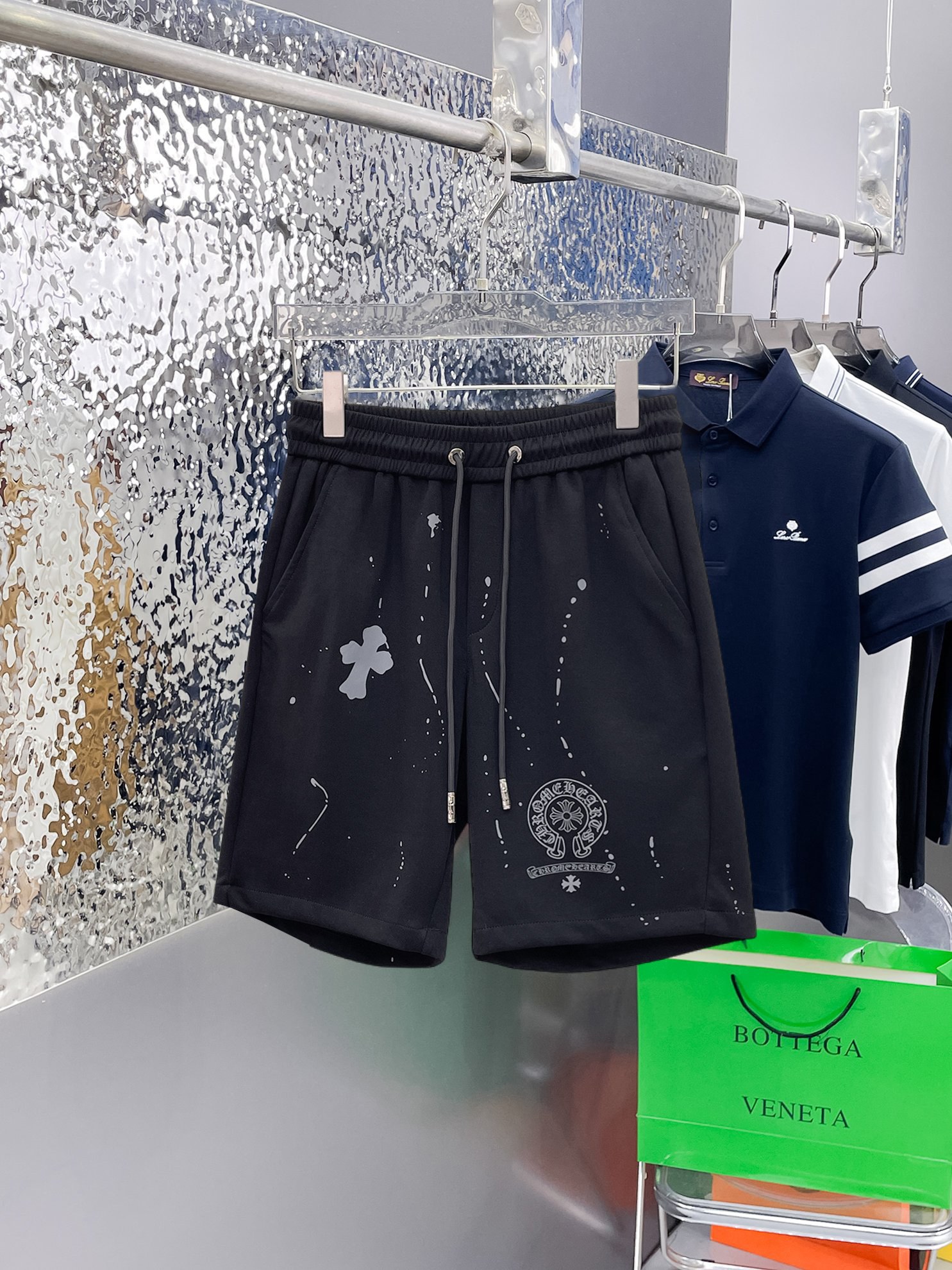 NO:841431,Croxin three-standard complete 2026 new summer men's casual shorts, advanced custom-made breathable fabrics, extremely breathable, elastic and comfortable, impeccable details, top-grade accessories, original logo design concept, delicate and soft feel!  The upper body fit is awesome!  Sizes M-XXXL, please state your height and weight when ordering,,chrome hearts,shorts,19860909克罗心 三标齐全 2026夏季新款男士休闲短裤,高级定制面料透气面料 透气弹力舒适度极高,细节无可挑剔,顶级辅料配备,原版logo设计理念,手感细腻柔软！上身版型超赞！尺码M-XXXL下单报身高体重,,chrome hearts,shorts,,Men's clothing