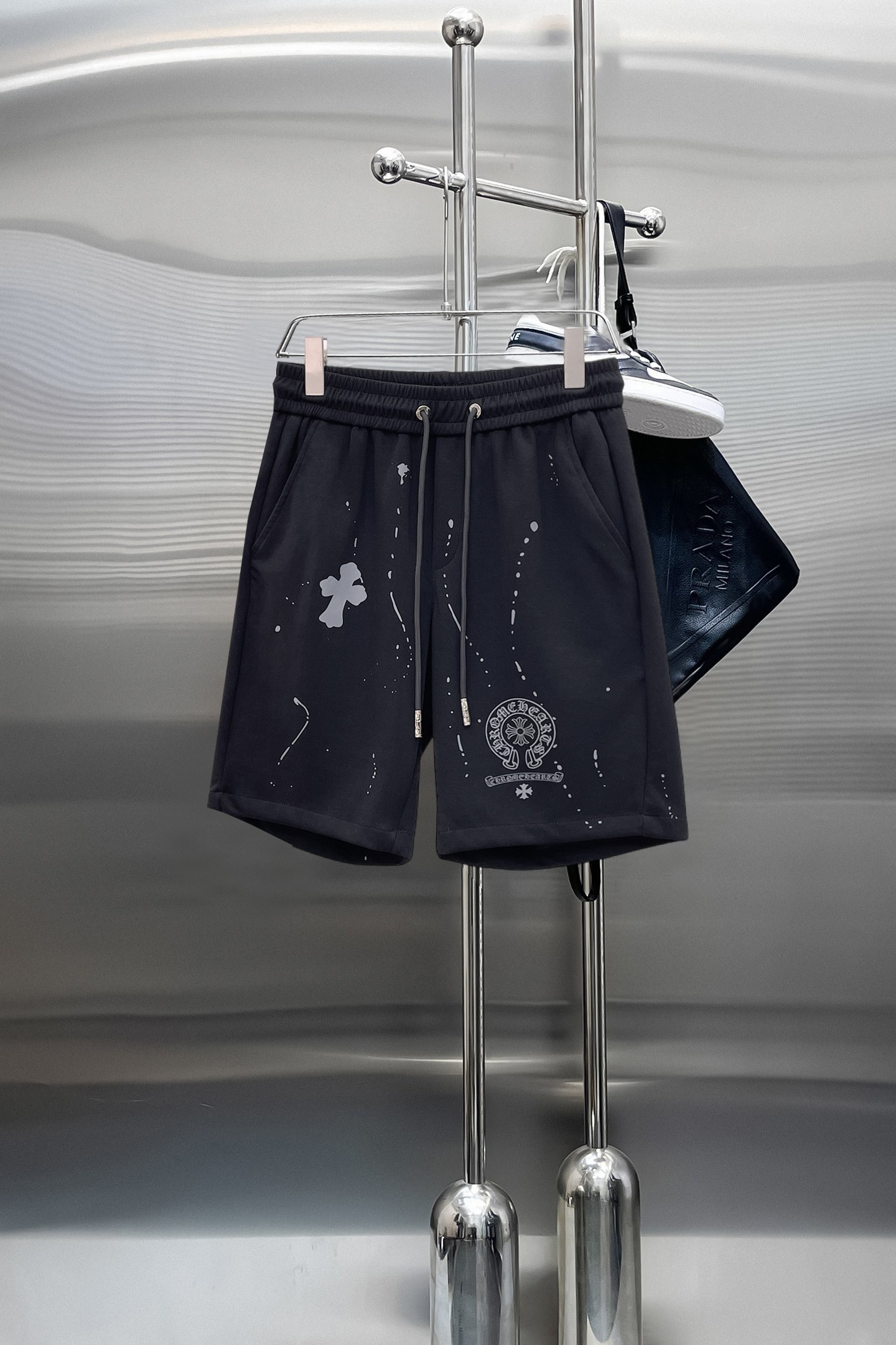 NO:844082,Croxin three-standard complete 2026 new summer men's casual shorts, advanced custom-made breathable fabrics, extremely breathable, elastic and comfortable, impeccable details, top-grade accessories, original logo design concept, delicate and soft feel!  The upper body fit is awesome!  Sizes M-XXXL, please state your height and weight when ordering,,chrome hearts,shorts,19860909克罗心 三标齐全 2026夏季新款男士休闲短裤,高级定制面料透气面料 透气弹力舒适度极高,细节无可挑剔,顶级辅料配备,原版logo设计理念,手感细腻柔软！上身版型超赞！尺码M-XXXL下单报身高体重,,chrome hearts,shorts,,Men's clothing
