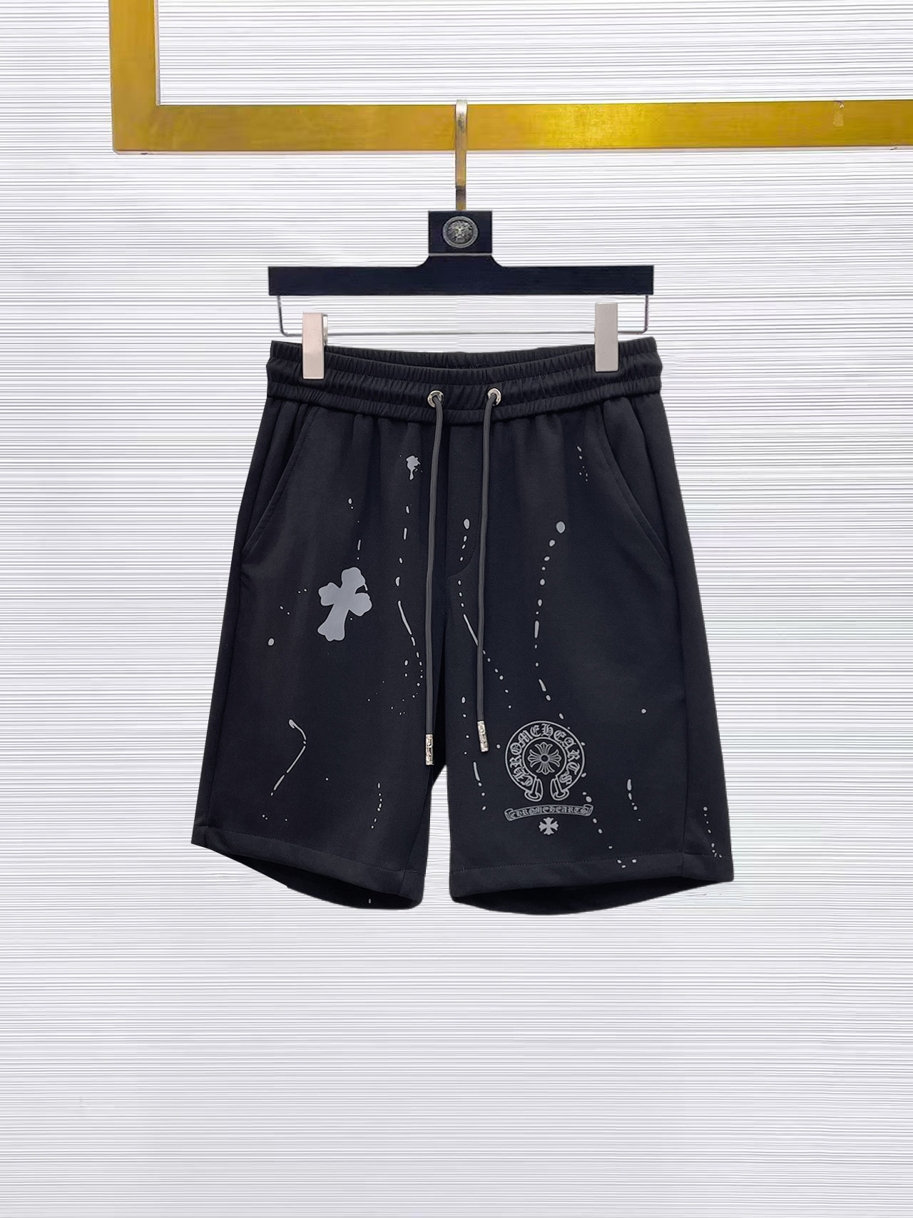 NO:874861,Croxin three-standard complete 2026 new summer men's casual shorts, advanced custom-made breathable fabrics, extremely breathable, elastic and comfortable, impeccable details, top-grade accessories, original logo design concept, delicate and soft feel!  The upper body fit is awesome!  Sizes M-XXXL, please state your height and weight when ordering,,chrome hearts,shorts,19860909克罗心 三标齐全 2026夏季新款男士休闲短裤,高级定制面料透气面料 透气弹力舒适度极高,细节无可挑剔,顶级辅料配备,原版logo设计理念,手感细腻柔软！上身版型超赞！尺码M-XXXL下单报身高体重,,chrome hearts,shorts,,Men's clothing