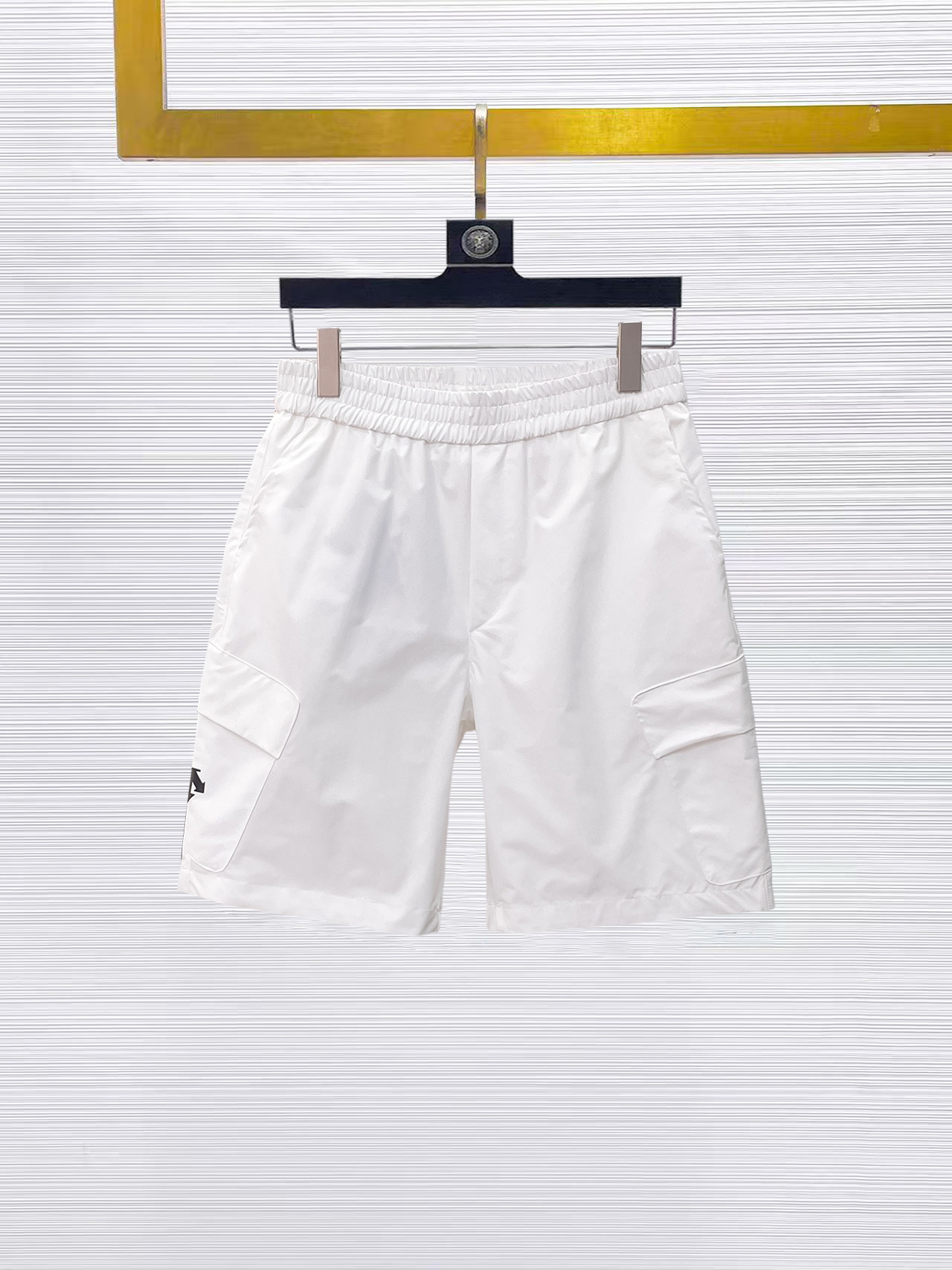NO:874874,Descente's three-standard complete 2026 new summer men's casual shorts, advanced custom-made breathable fabrics, extremely breathable, elastic and comfortable, impeccable details, top-grade accessories, original logo design concept, delicate and soft feel!  The upper body fit is awesome!  Sizes M-XXXL, please state your height and weight when ordering,,shorts,19860909迪桑特 三标齐全 2026夏季新款男士休闲短裤,高级定制面料透气面料 透气弹力舒适度极高,细节无可挑剔,顶级辅料配备,原版logo设计理念,手感细腻柔软！上身版型超赞！尺码M-XXXL下单报身高体重,,shorts,,Men's clothing
