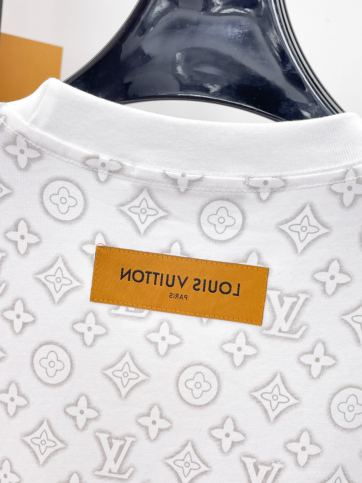 LV men LV 2026 New New T ！ logo 260 . . . . . ！ ！ ：M-XXXL — photo 4