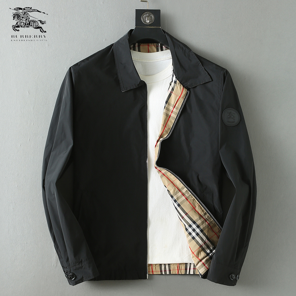 NO:908958,Same style as Burberry official website, on sale in advance!  2026ss new autumn men's reversible jacket, original single and three-label complete high-end version!  , counter-customized fabrics with high breathability and comfort, impeccable details, brand element design concept, reflecting high quality. It feels delicate and soft!  It presents a casual cut and the upper body shape is awesome!  Size M～3XL, maximum wearing capacity is 195 catties.,,burberry,jackets & coats,jackets & coats,19860909巴宝莉 官网同款,提前发售！2026ss开秋新款男士双面穿夹克外套,原单三标齐全高端版本！,专柜定制面料 透气舒适度高,细节无可挑剔,品牌元素设计理念,体现高品质.手感细腻柔软！呈现休闲裁剪,上身版型超赞！码数M～3XL,最大穿195斤.,,burberry,jackets & coats,jackets & coats,,Men's clothing