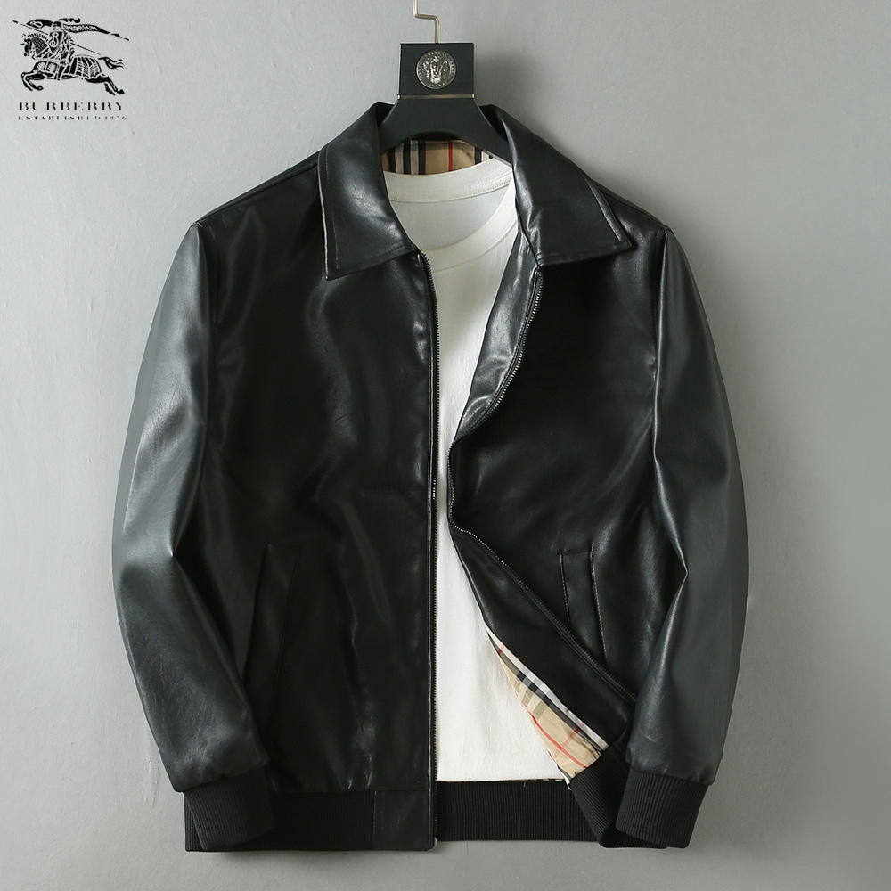 NO:908963,Burberry official website of the same style, complete with three labels, on sale in advance. 2026ss new men's leather jacket jacket for autumn, complete with three labels, high-end version of the original order. Custom-made fabrics at the counter. Highly breathable and comfortable, impeccable details, brand element design concept, reflecting high quality. Delicate and soft hand feel. Casual tailoring, excellent upper body shape. Size M～3XL, maximum wear 195 catties,,burberry,jackets & coats,jackets & coats,leather jacket,19860909巴宝莉 官网同款,三标齐全,提前发售 2026ss开秋新款男士皮衣夹克外套,原单三标齐全高端版本 专柜定制面料 透气舒适度高,细节无可挑剔,品牌元素设计理念,体现高品质.手感细腻柔软 呈现休闲裁剪,上身版型超赞 码数M～3XL,最大穿195斤,,burberry,jackets & coats,jackets & coats,leather jacket,,Men's clothing
