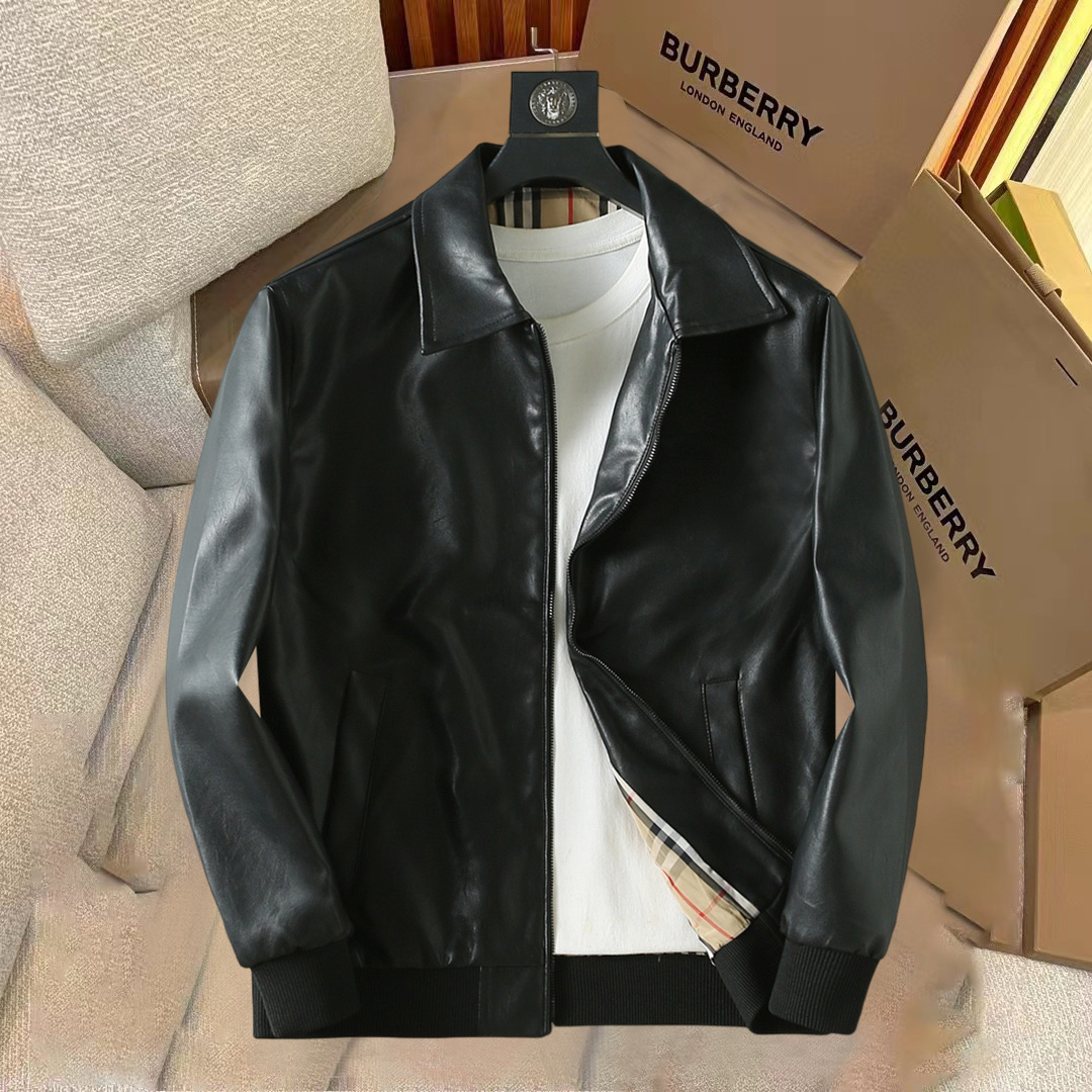 NO:953365,The same style is available on Burberry’s official website, on sale in advance!  2026ss new men's leather jacket, original three-standard complete high-end version!  With hidden hood, counter-customized fabrics with high breathability and comfort, impeccable details, brand element design concept, reflecting high quality. It feels delicate and soft!  It presents a casual cut and the upper body shape is awesome!  Size M～3XL, maximum wearing capacity is 195 catties.,,burberry,jackets & coats,jackets & coats,leather jacket,hats,19860909巴宝莉官网同款,提前发售！2026ss新款男士皮衣夹克外套,原单三标齐全高端版本！带隐藏帽,专柜定制面料 透气舒适度高,细节无可挑剔,品牌元素设计理念,体现高品质.手感细腻柔软！呈现休闲裁剪,上身版型超赞！码数M～3XL,最大穿195斤.,,burberry,jackets & coats,jackets & coats,leather jacket,hats,,Men's clothing