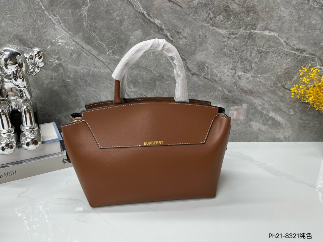 Online From China
 Burberry Crossbody & Shoulder Bags Fall/Winter Collection