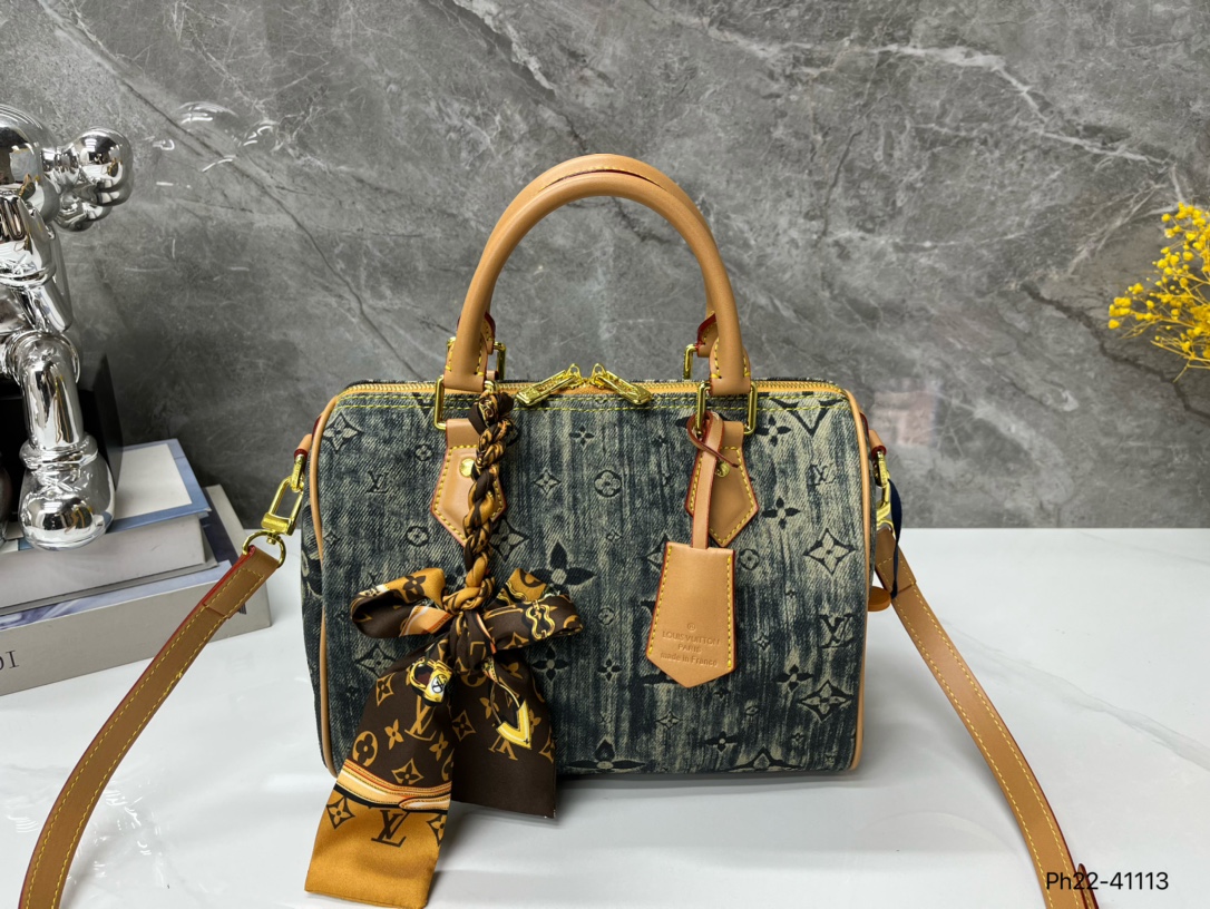 Louis Vuitton High
 Handbags Crossbody & Shoulder Bags