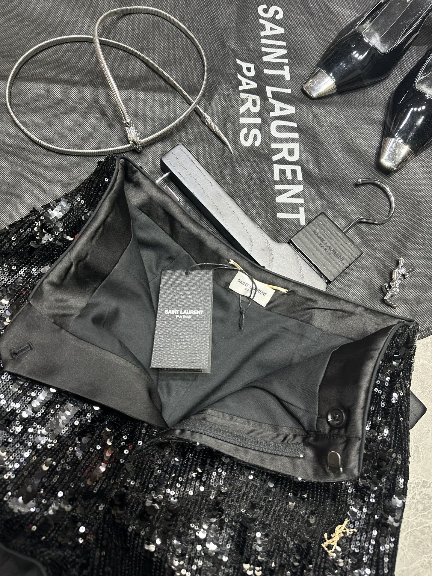 “SAINT LAURE** New Series: P744 Scavenger Dress & SY Irregularly Lighten Shorts Review” - 图片 7
