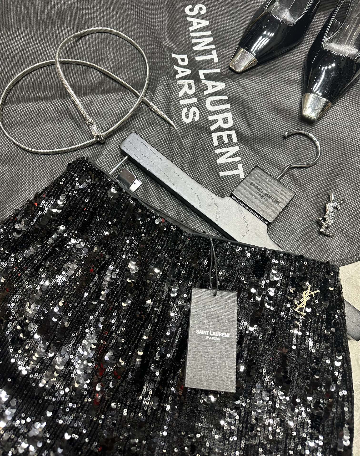 “SAINT LAURE** New Series: P744 Scavenger Dress & SY Irregularly Lighten Shorts Review” - 图片 2