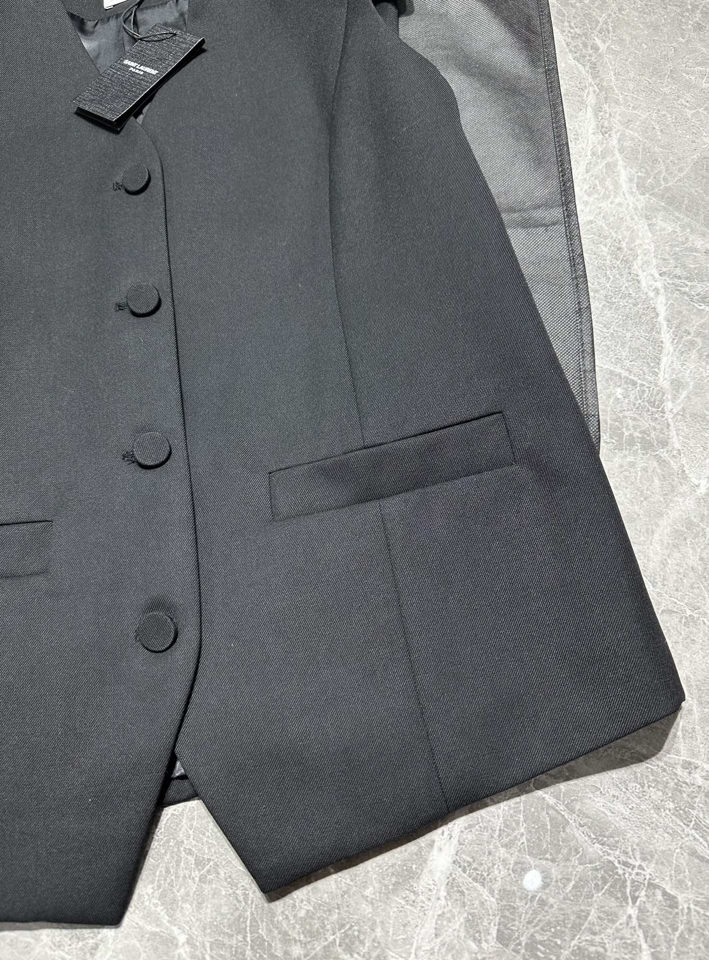 Saint Lauur P794 One-Size-Fits-All Female Suit with Simple, Versatile Vests - 图片 6