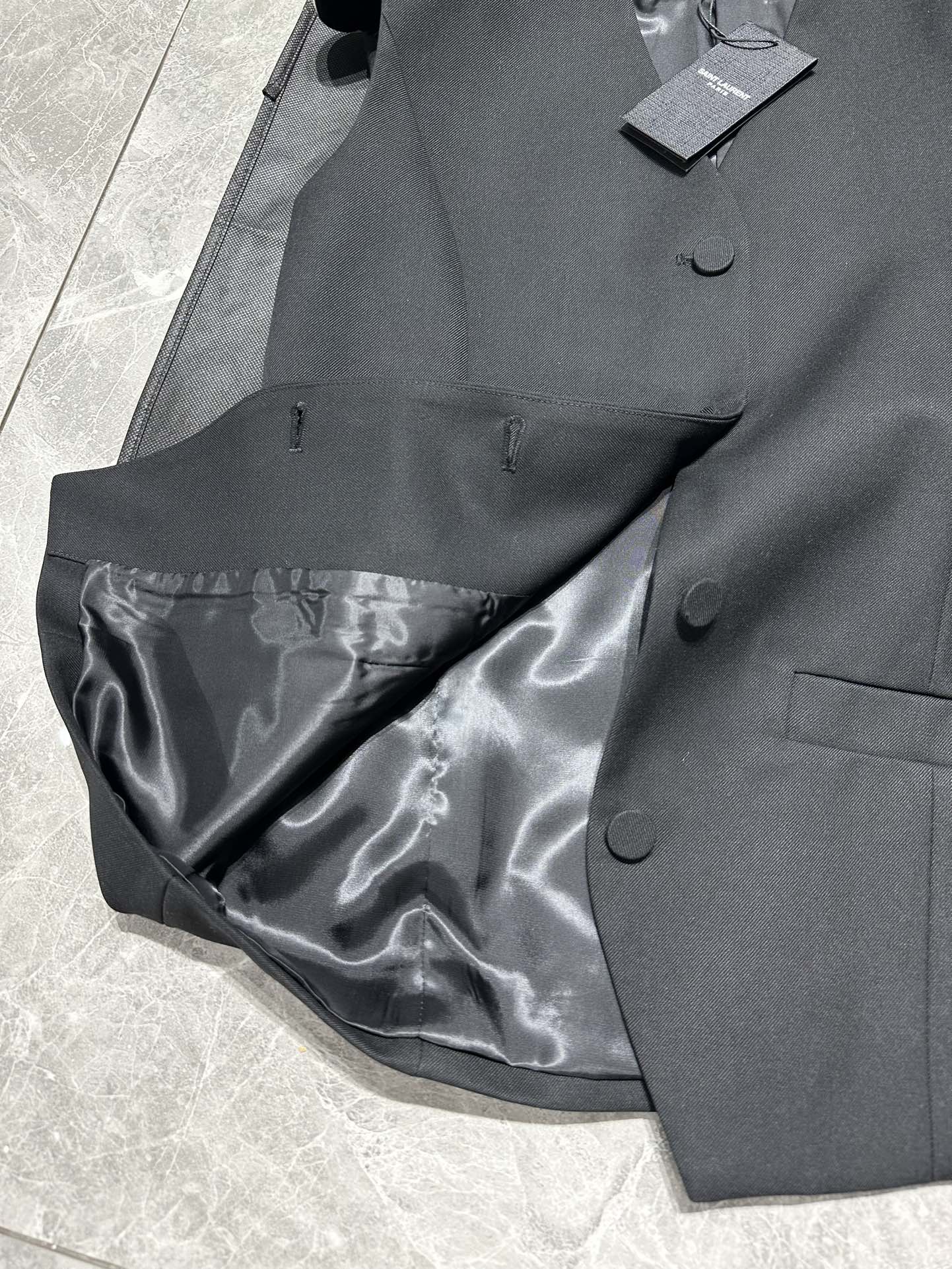 Saint Lauur P794 One-Size-Fits-All Female Suit with Simple, Versatile Vests - 图片 7