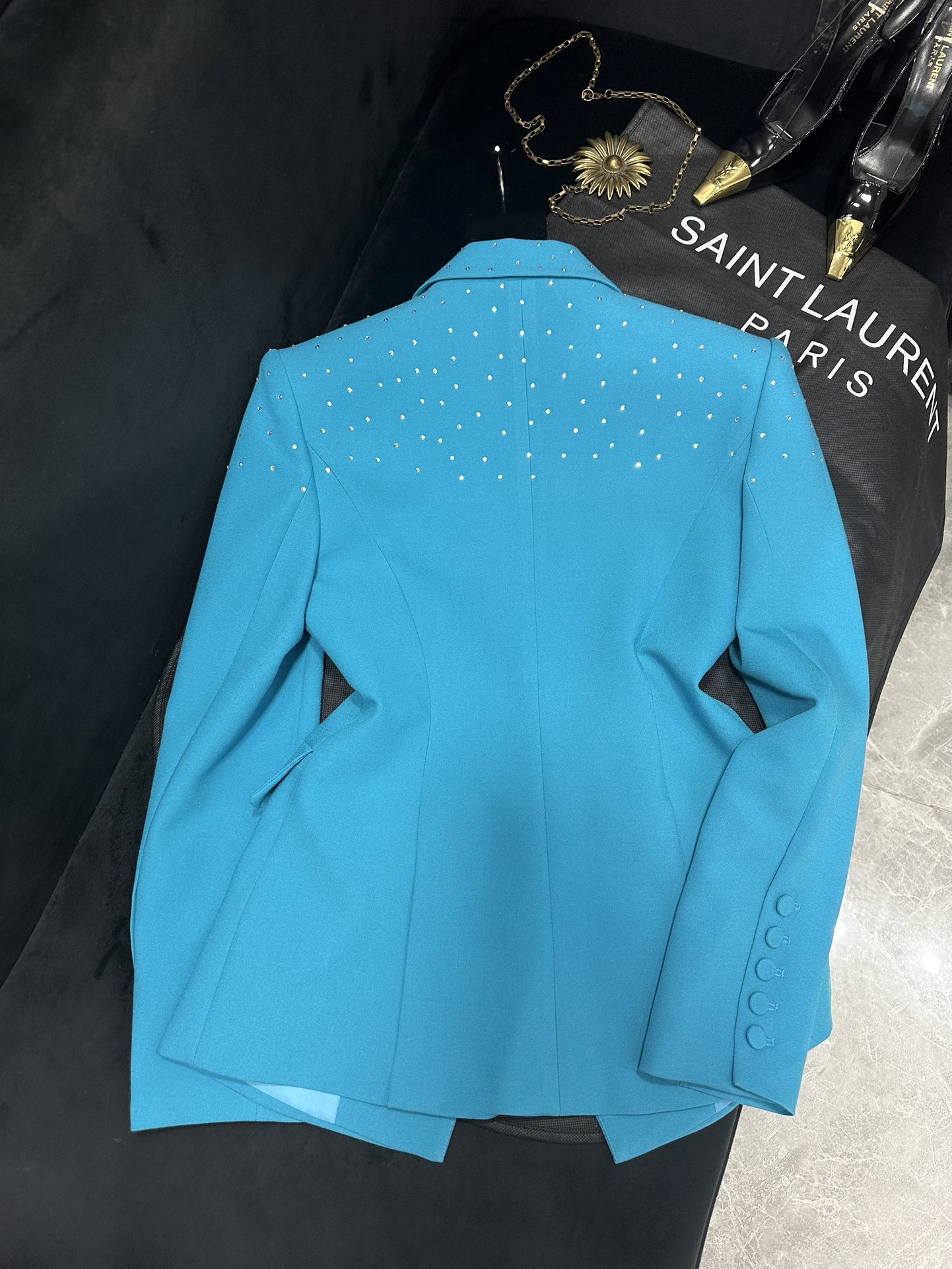 “SAINT LAURENT P1128 Female Suit Collection: Hot Diamond Designs, Instant Lift, Super Hot Colors” - 图片 9
