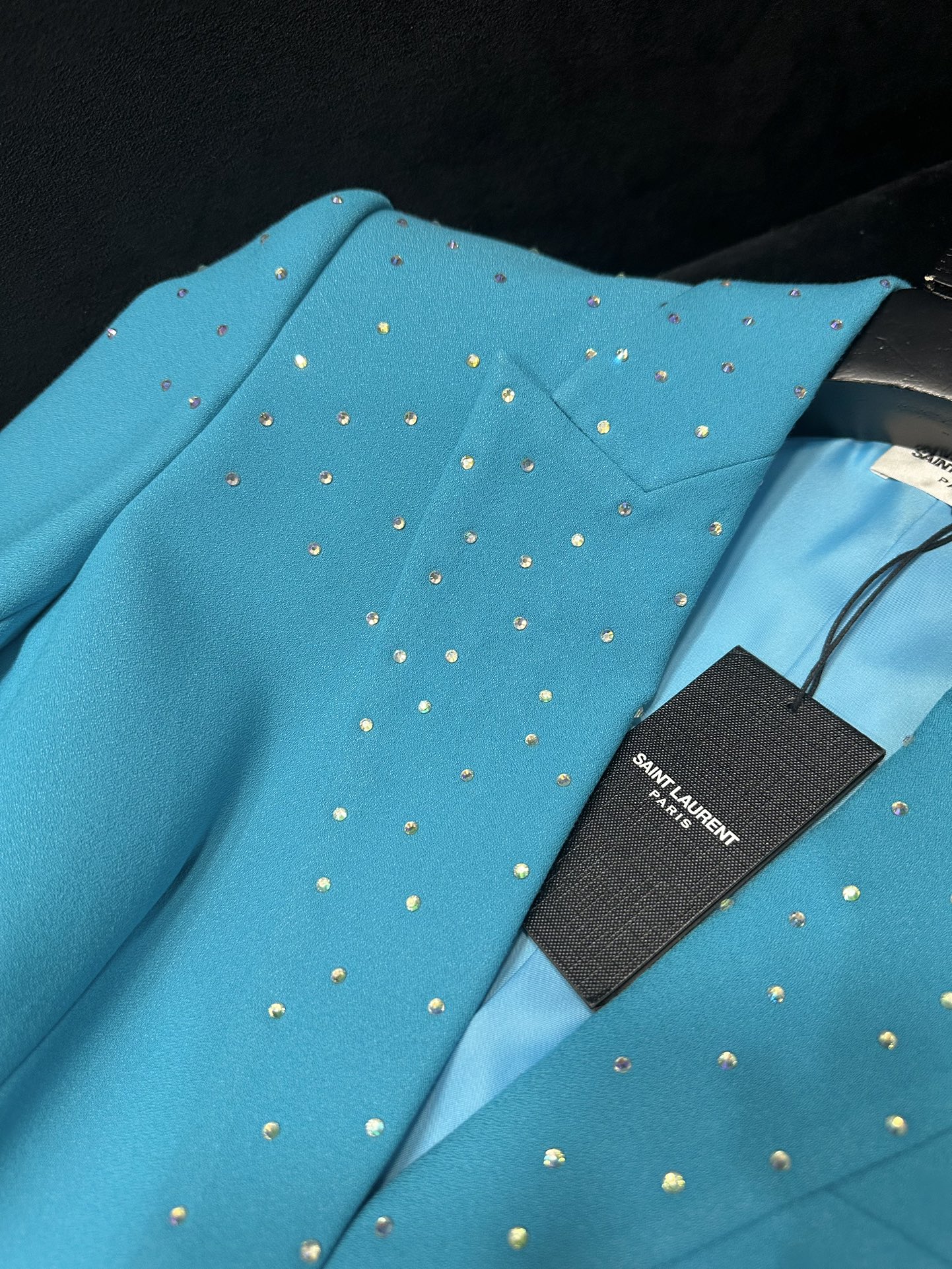 “SAINT LAURENT P1128 Female Suit Collection: Hot Diamond Designs, Instant Lift, Super Hot Colors” - 图片 7