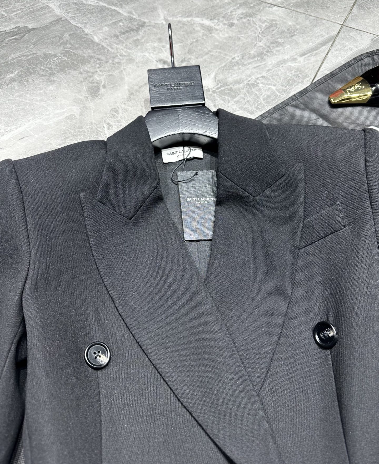 “SAINT LAURE****2025 New Series: Kenpea Double-Deductible Female Suit Overview” - 图片 3