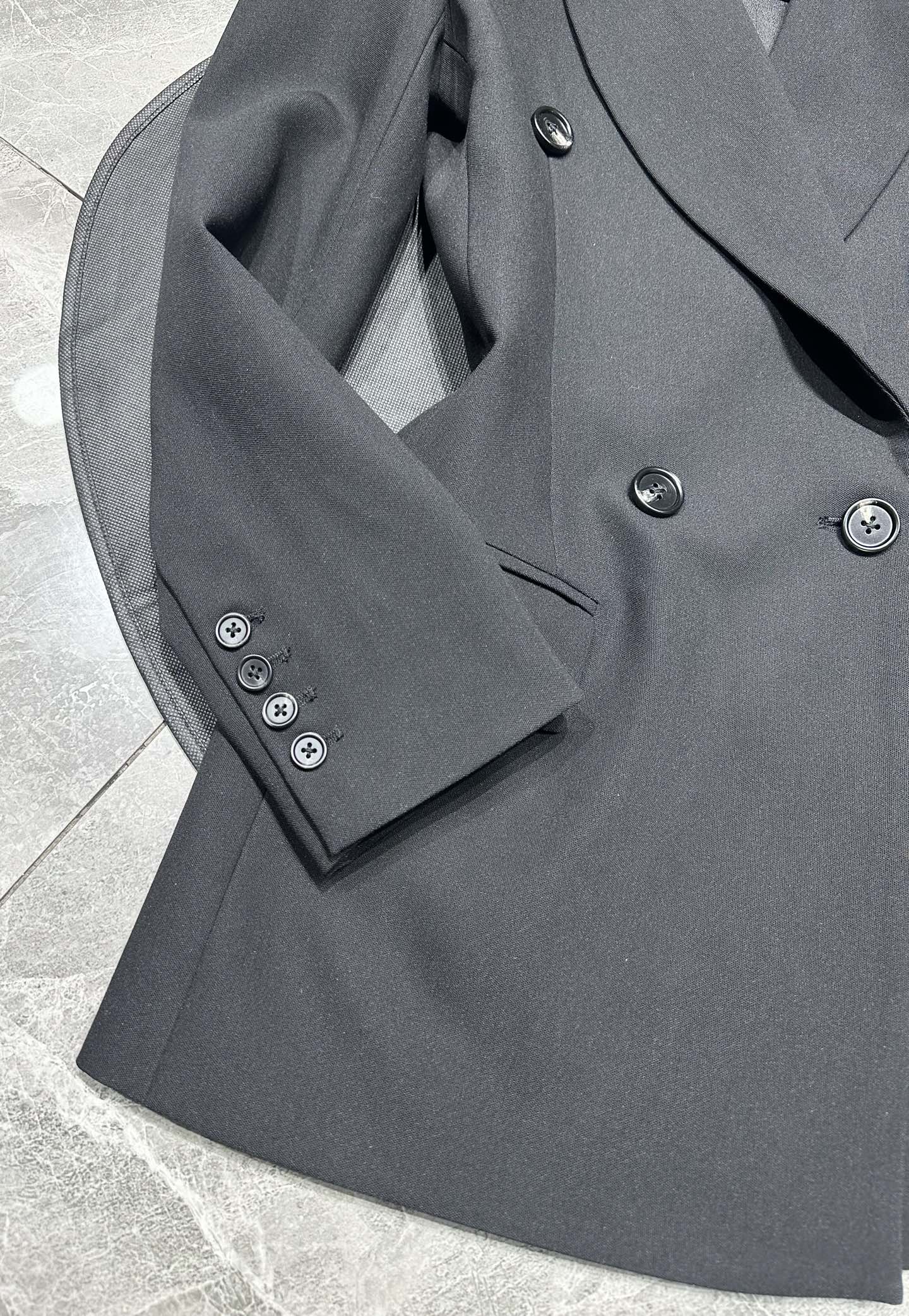 “SAINT LAURE****2025 New Series: Kenpea Double-Deductible Female Suit Overview” - 图片 7