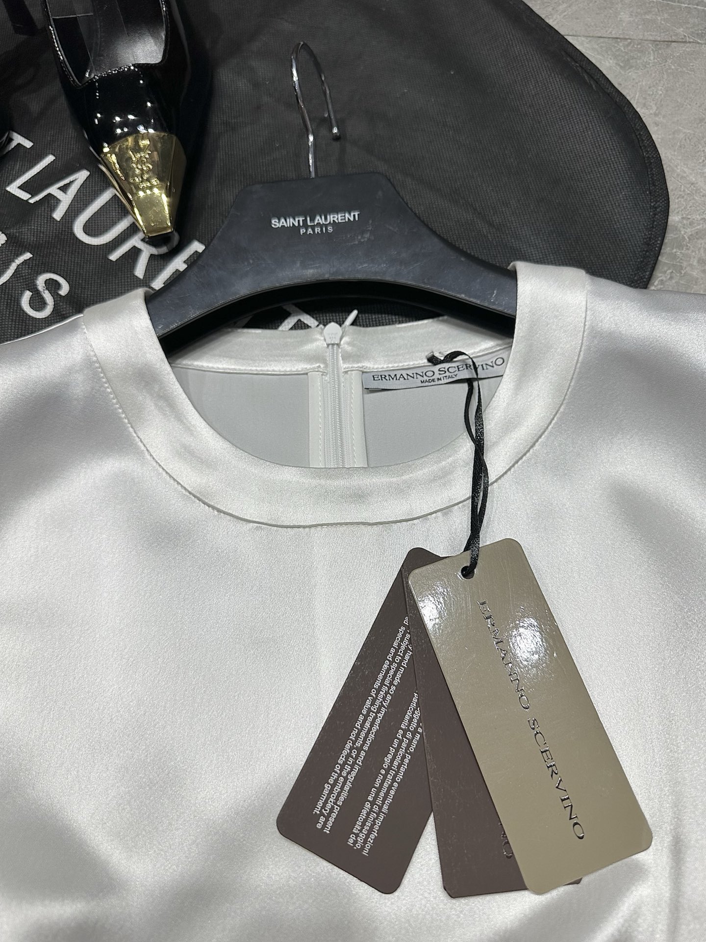 “ERMANNO SCERVI Spring New Series: Stylish Female Suit and Acoustic T-shirts” - 图片 6