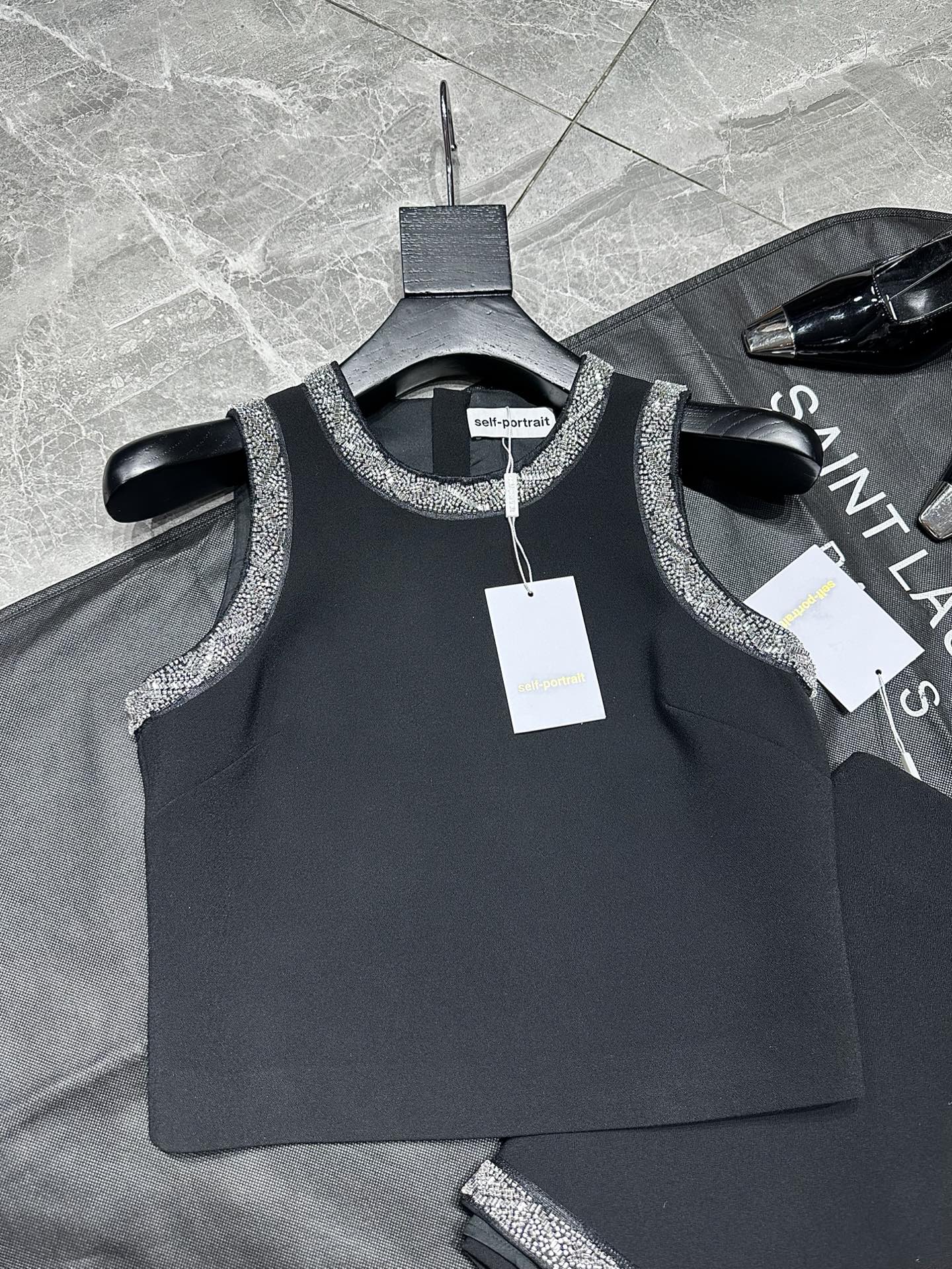 Fashion Review: Self-Portrait’s Spring-Summer 2025 Collection Offers Elegant and Versatile Designs - 图片 4