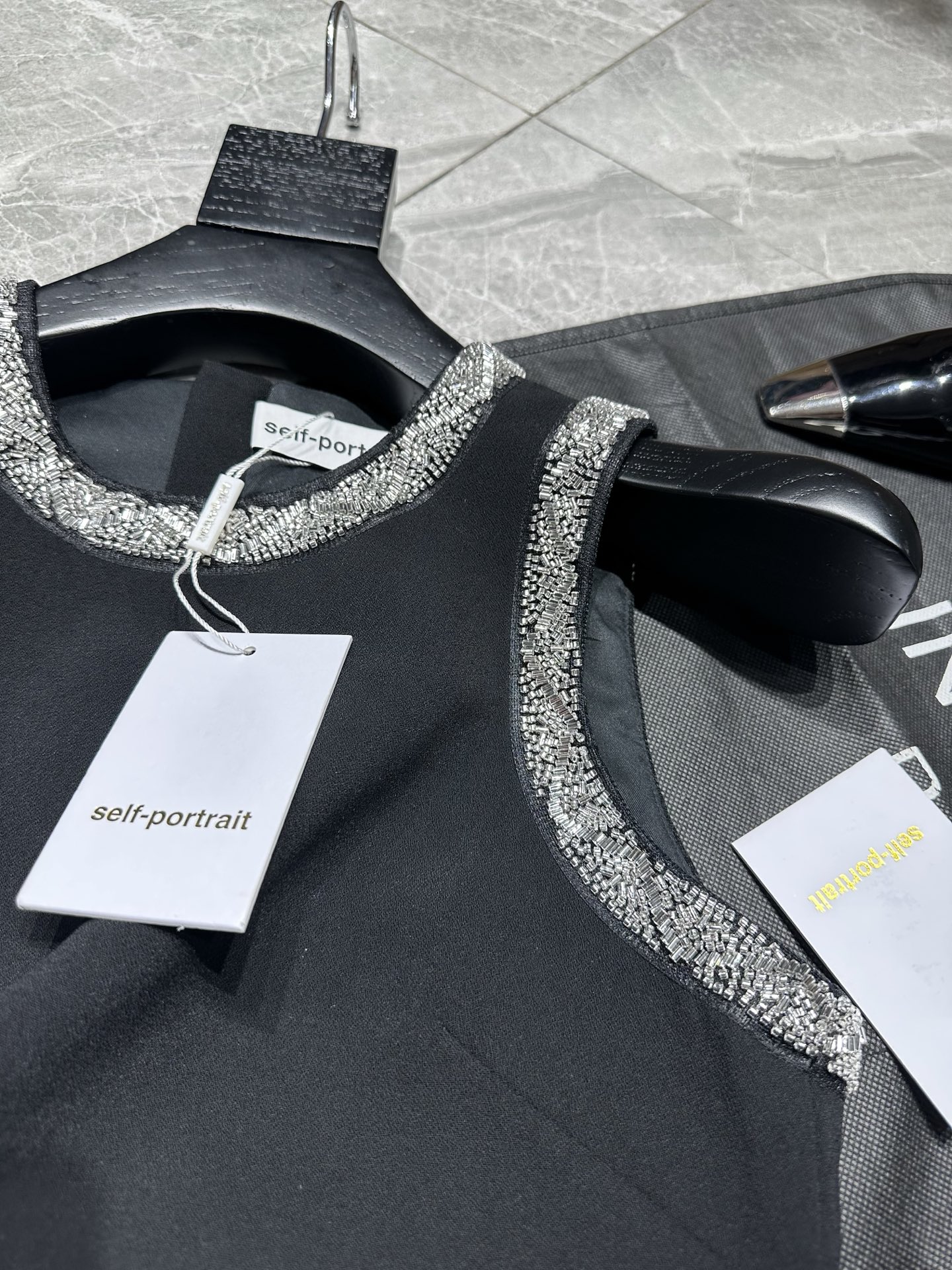 Fashion Review: Self-Portrait’s Spring-Summer 2025 Collection Offers Elegant and Versatile Designs - 图片 5