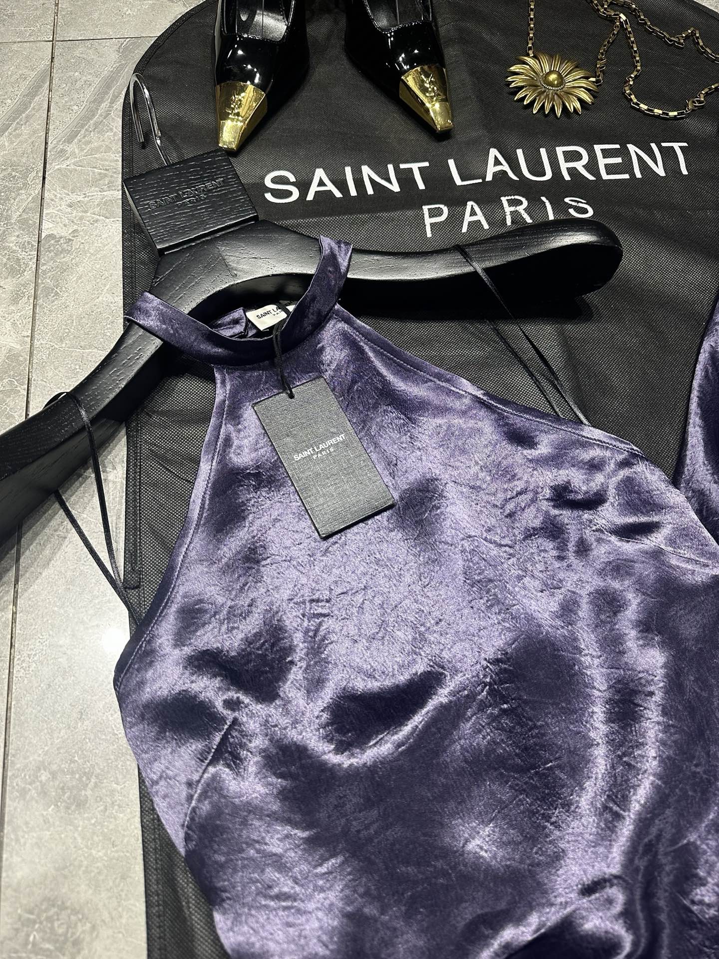 Stylish and Versatile Female Suit Collection by Saint Laurent for Summer Fashion - 图片 5