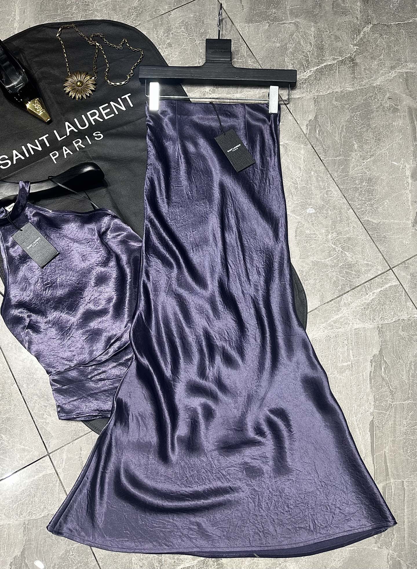 Stylish and Versatile Female Suit Collection by Saint Laurent for Summer Fashion - 图片 7