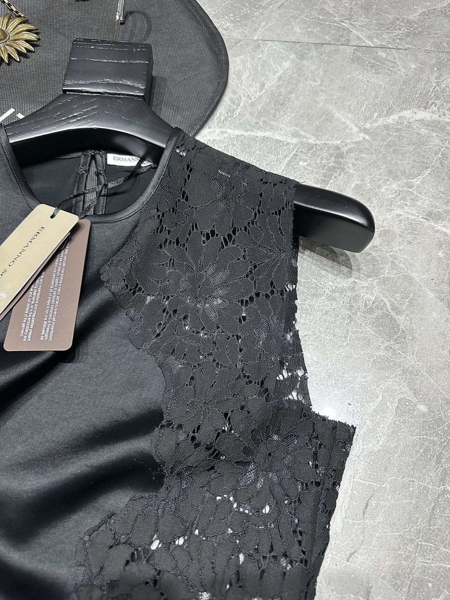 Ermanno Scervino’s Summer New Series: Lacerate Vests with Delicate Comfort and Elegant Design - 图片 7