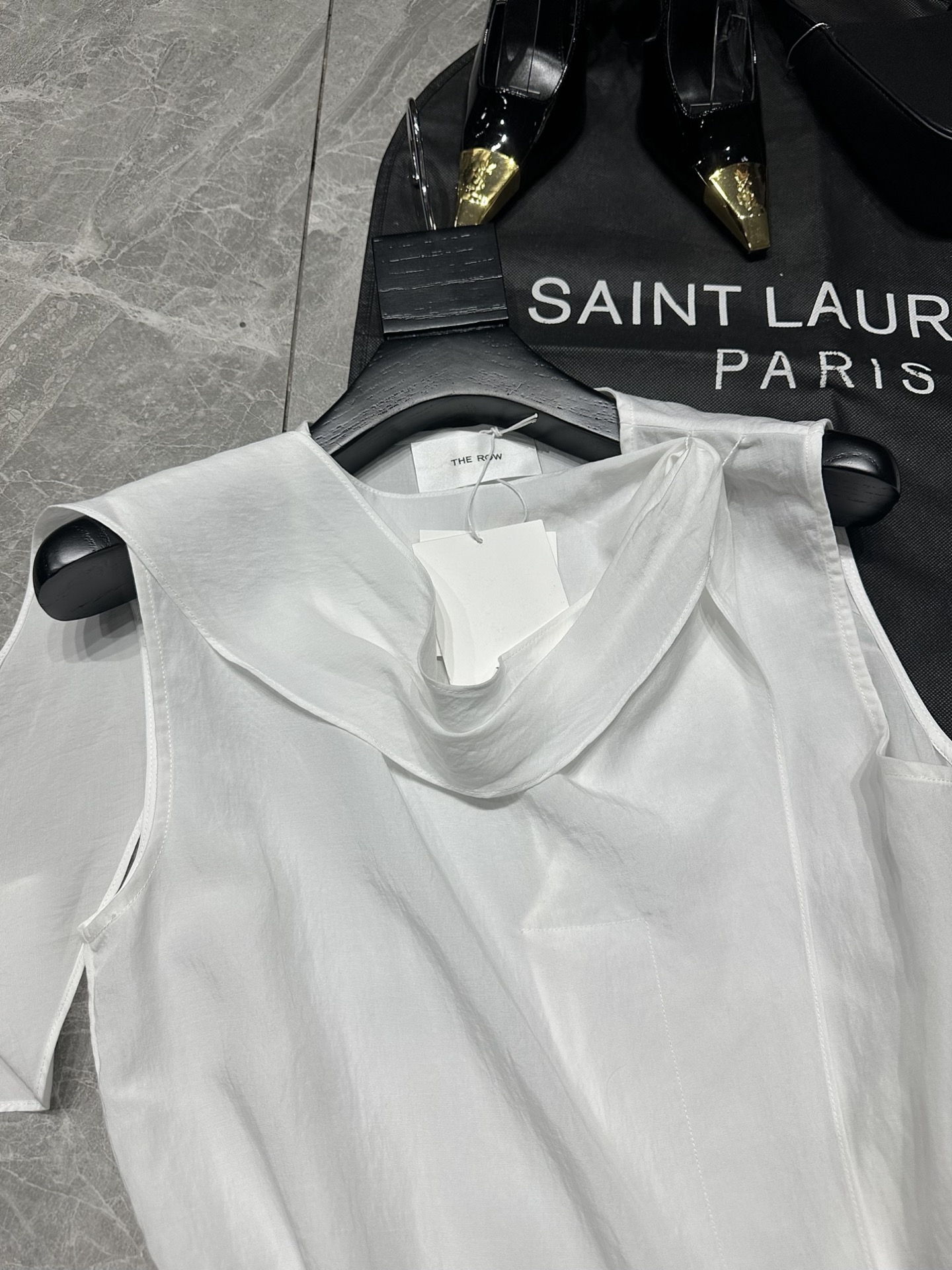 “Stylish Women’s Suits in Th* Row***’s Summer New Series: Simple, Elegant, and Versatile” - 图片 5