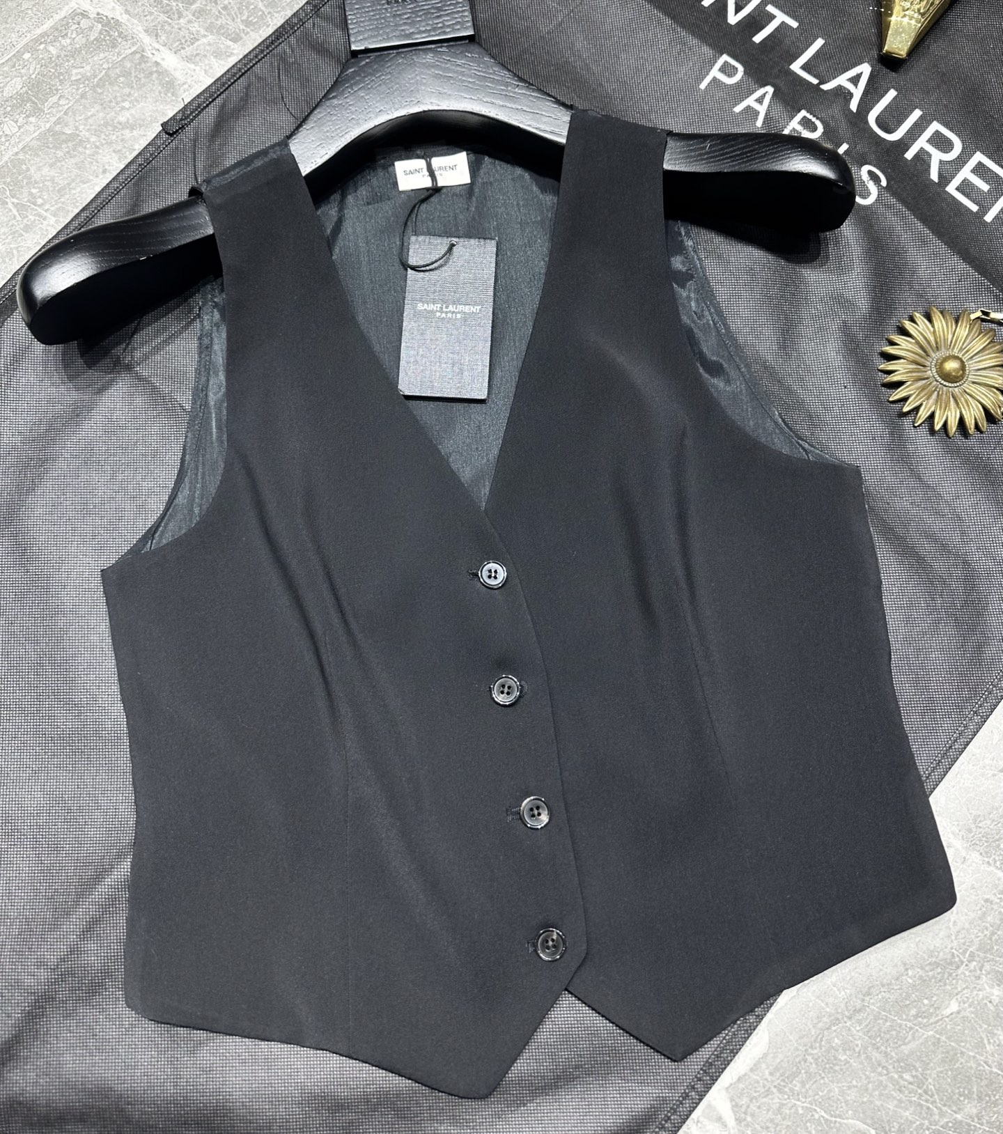 Stylish and Versatile Female Suit with Saint Laurent Package for Spring-Summer Fashion - 图片 2