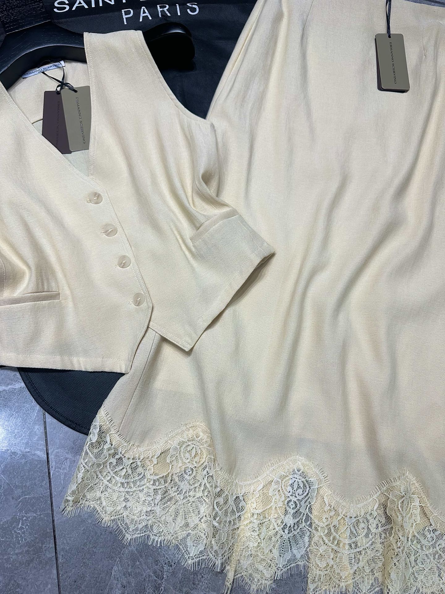 Ermanno Scervino’s Original Scenic Female Dress: Spring & Summer 25 New Series Highlights - 图片 3