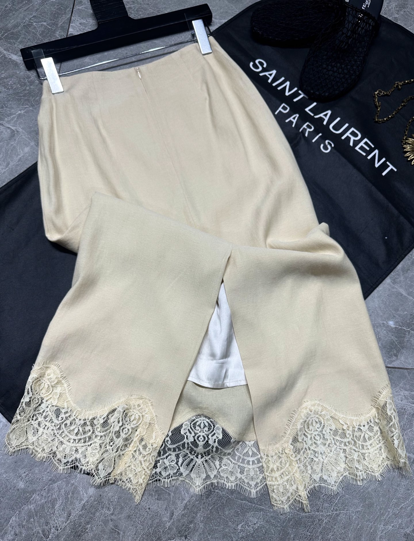 Ermanno Scervino’s Original Scenic Female Dress: Spring & Summer 25 New Series Highlights - 图片 8