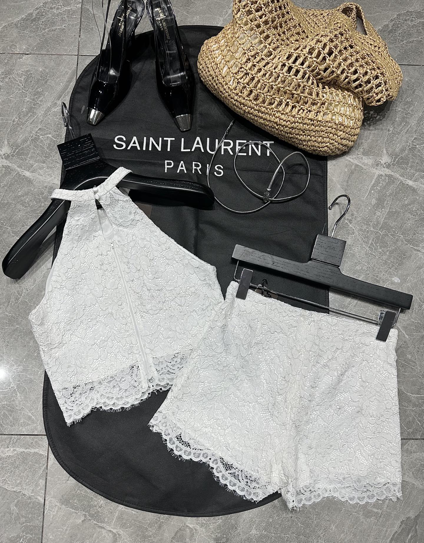 Ermanno Scervino 2025 Lace Wallet Suit: Elegant, Versatile, and Feminine Summer Attire - 图片 3