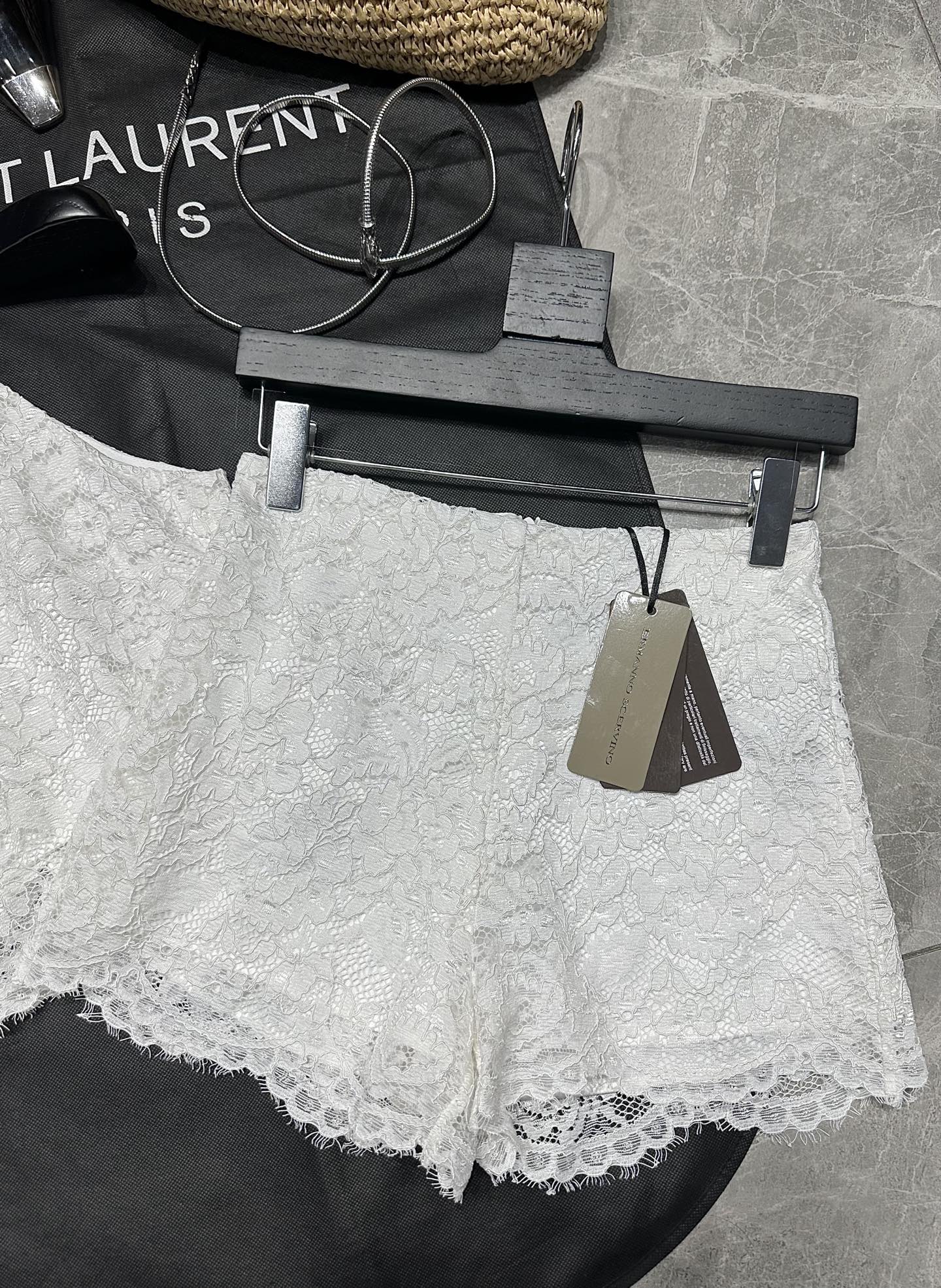 Ermanno Scervino 2025 Lace Wallet Suit: Elegant, Versatile, and Feminine Summer Attire - 图片 7