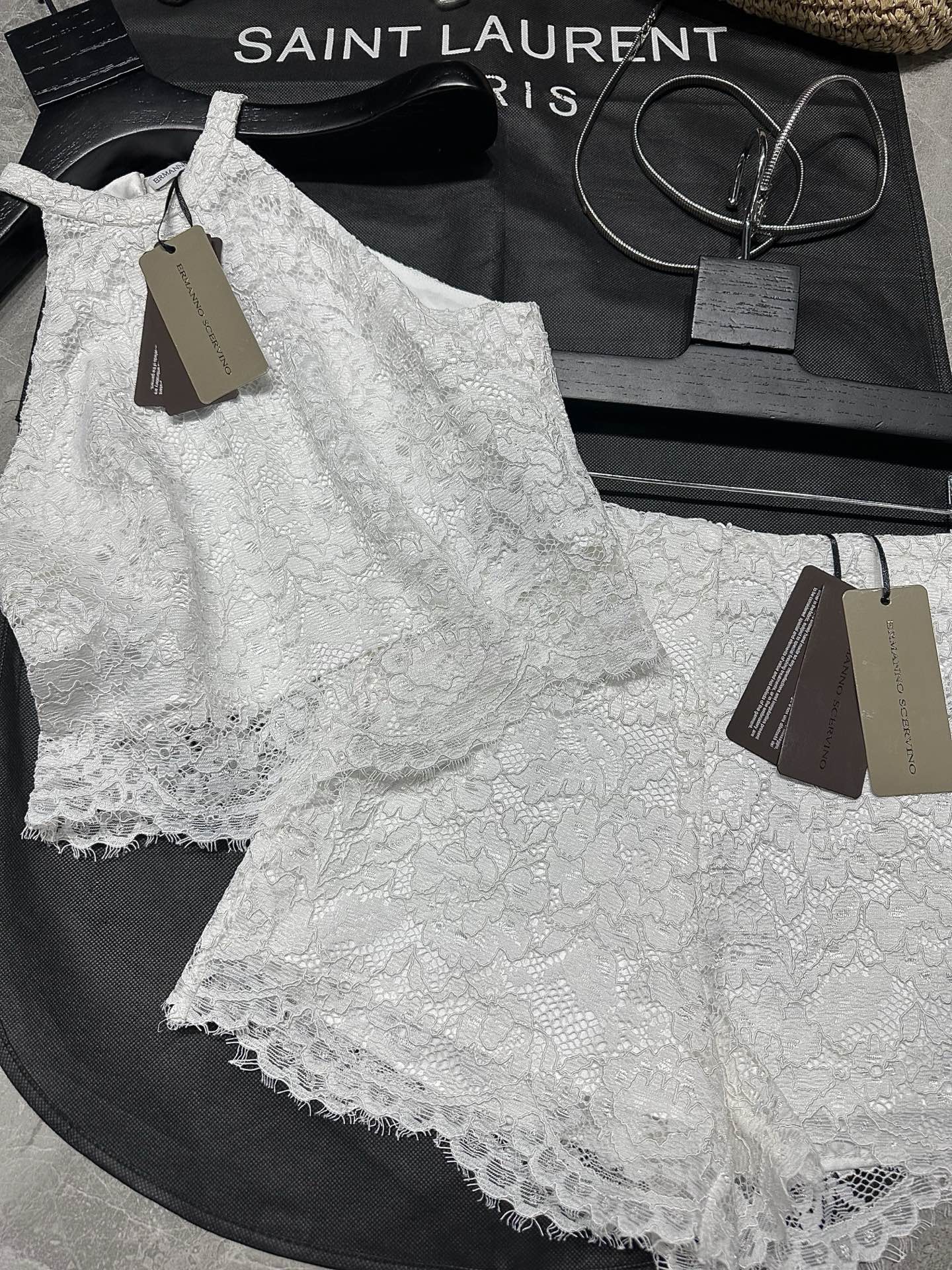 Ermanno Scervino 2025 Lace Wallet Suit: Elegant, Versatile, and Feminine Summer Attire - 图片 2