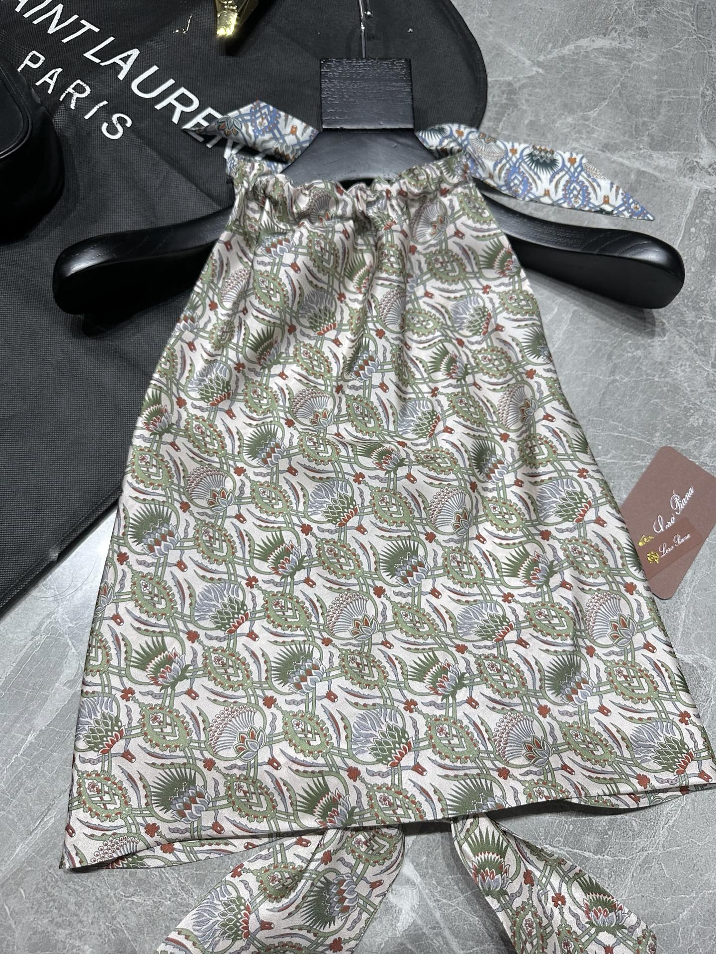 P828 Original Scene Female Dress Collection with Ermanno Scervino: 25 New Spring and Summer Styles - 图片 2