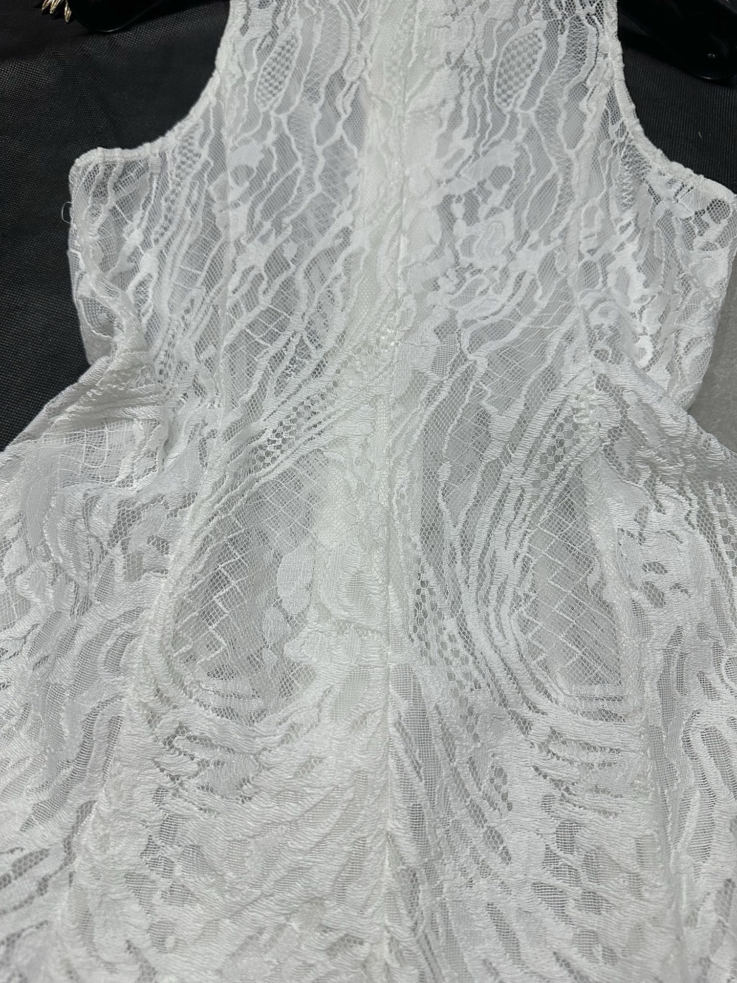 Stylish Female Dress from Balmain: Spring/Summer 25 Collection with Intricate Details - 图片 9